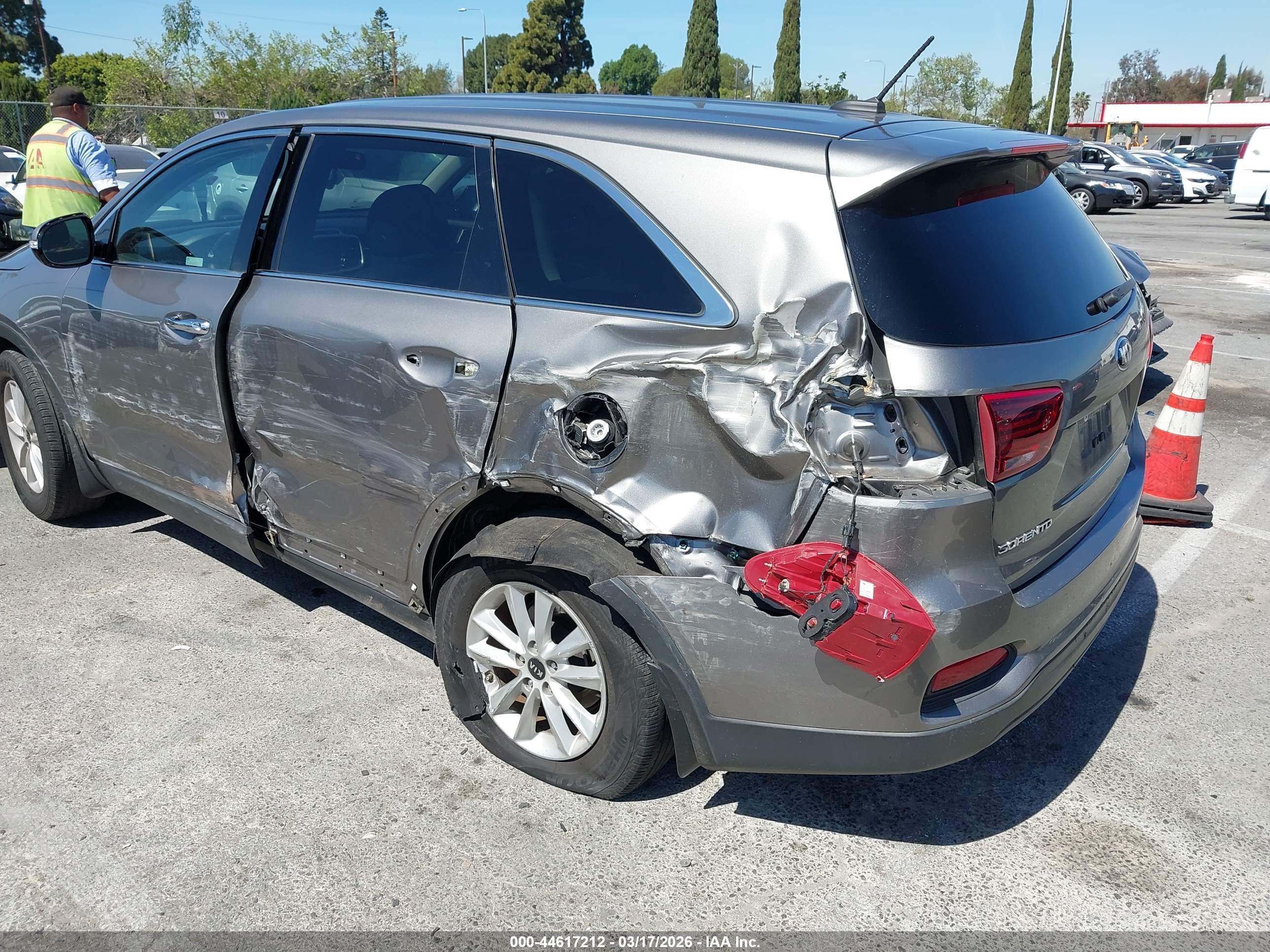KIA SORENTO image 3