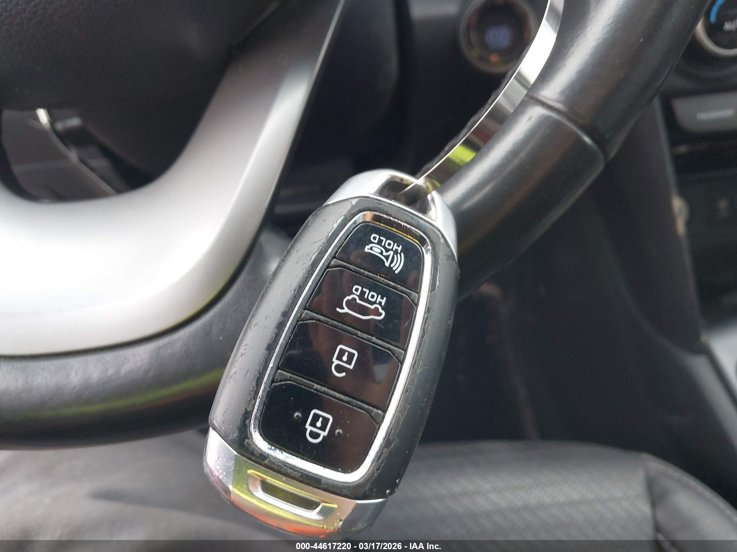 HYUNDAI KONA image 11