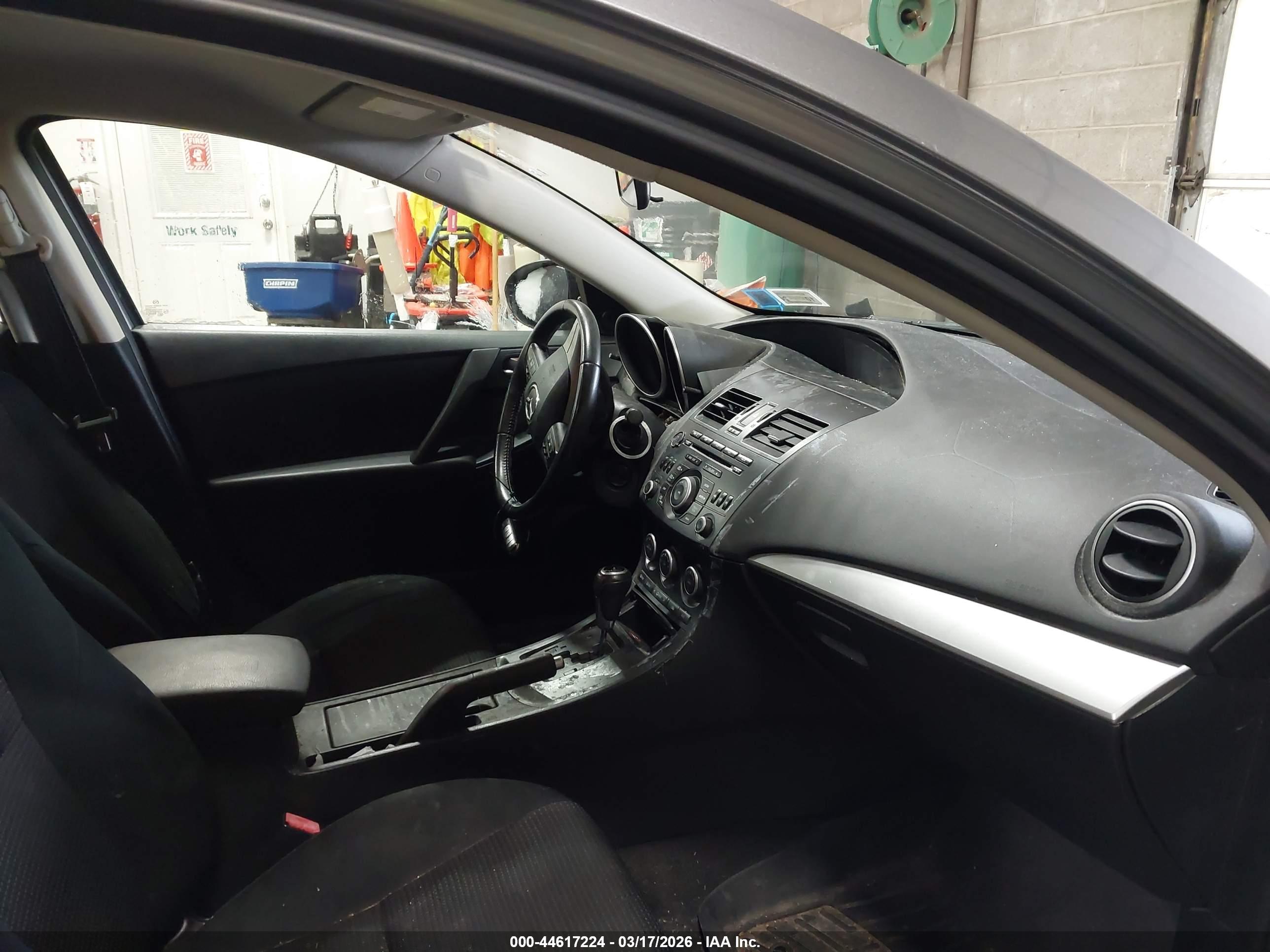MAZDA MAZDA3 image 5