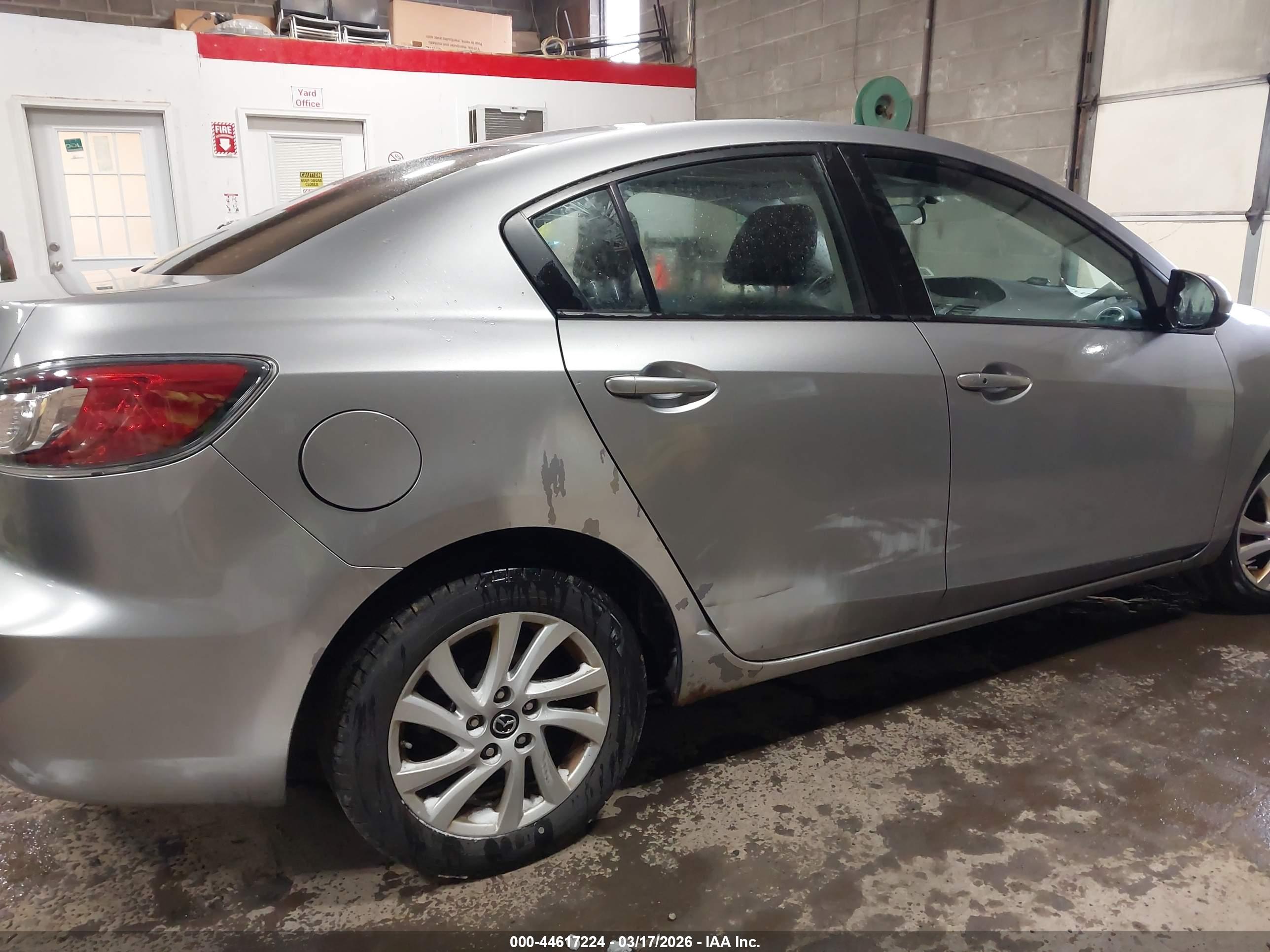MAZDA MAZDA3 image 6