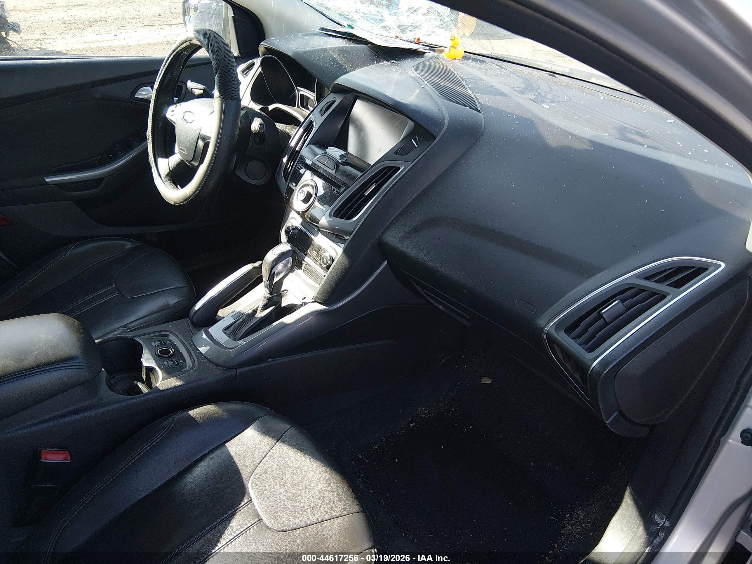 FORD FOCUS image 5