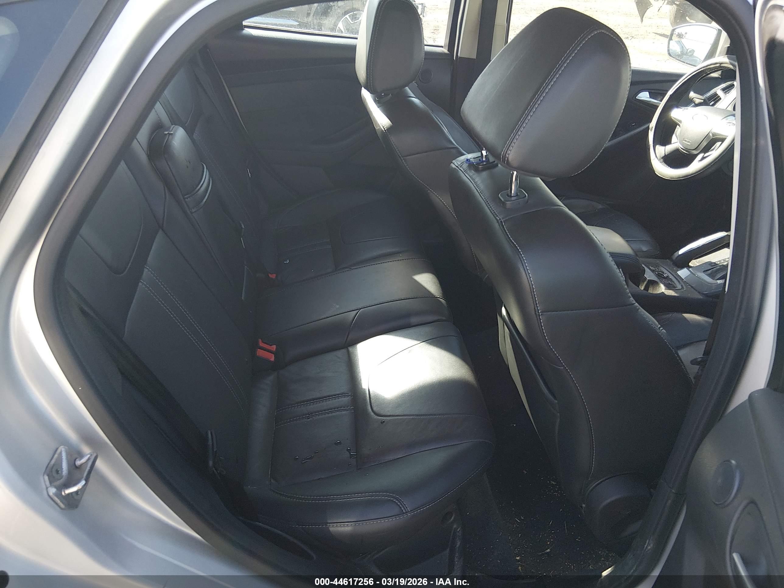 FORD FOCUS image 8