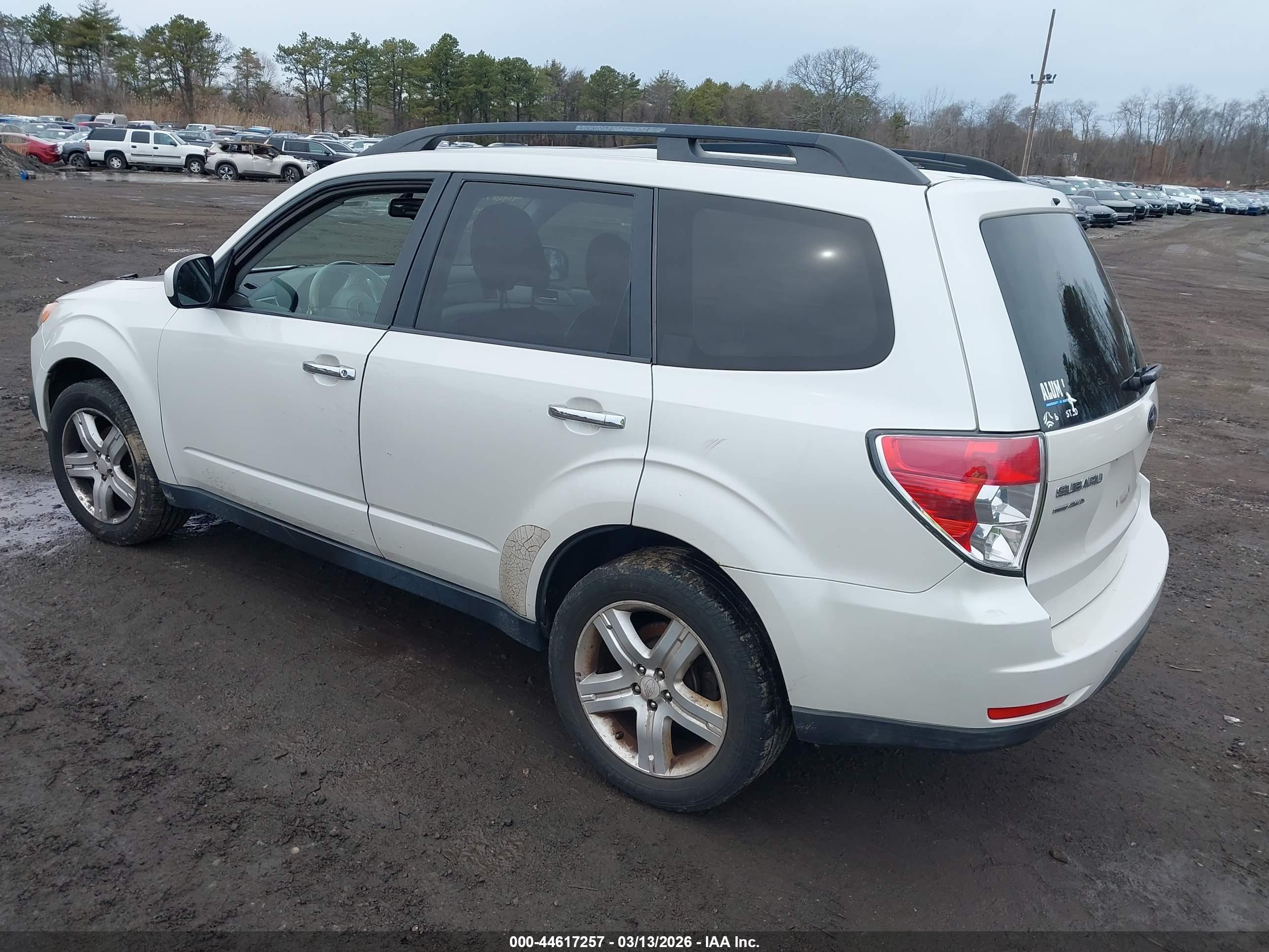 SUBARU FORESTER image 3