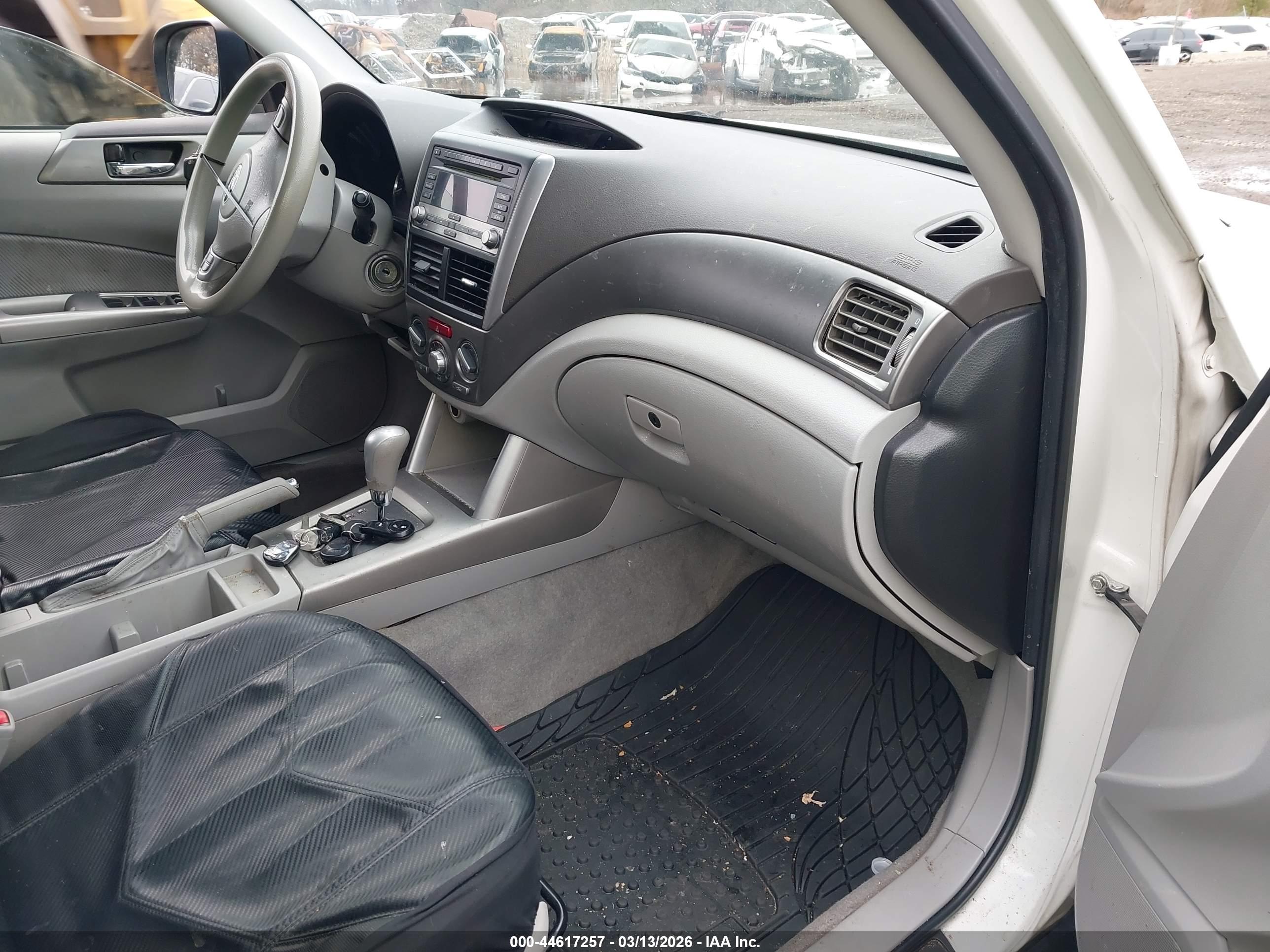SUBARU FORESTER image 5