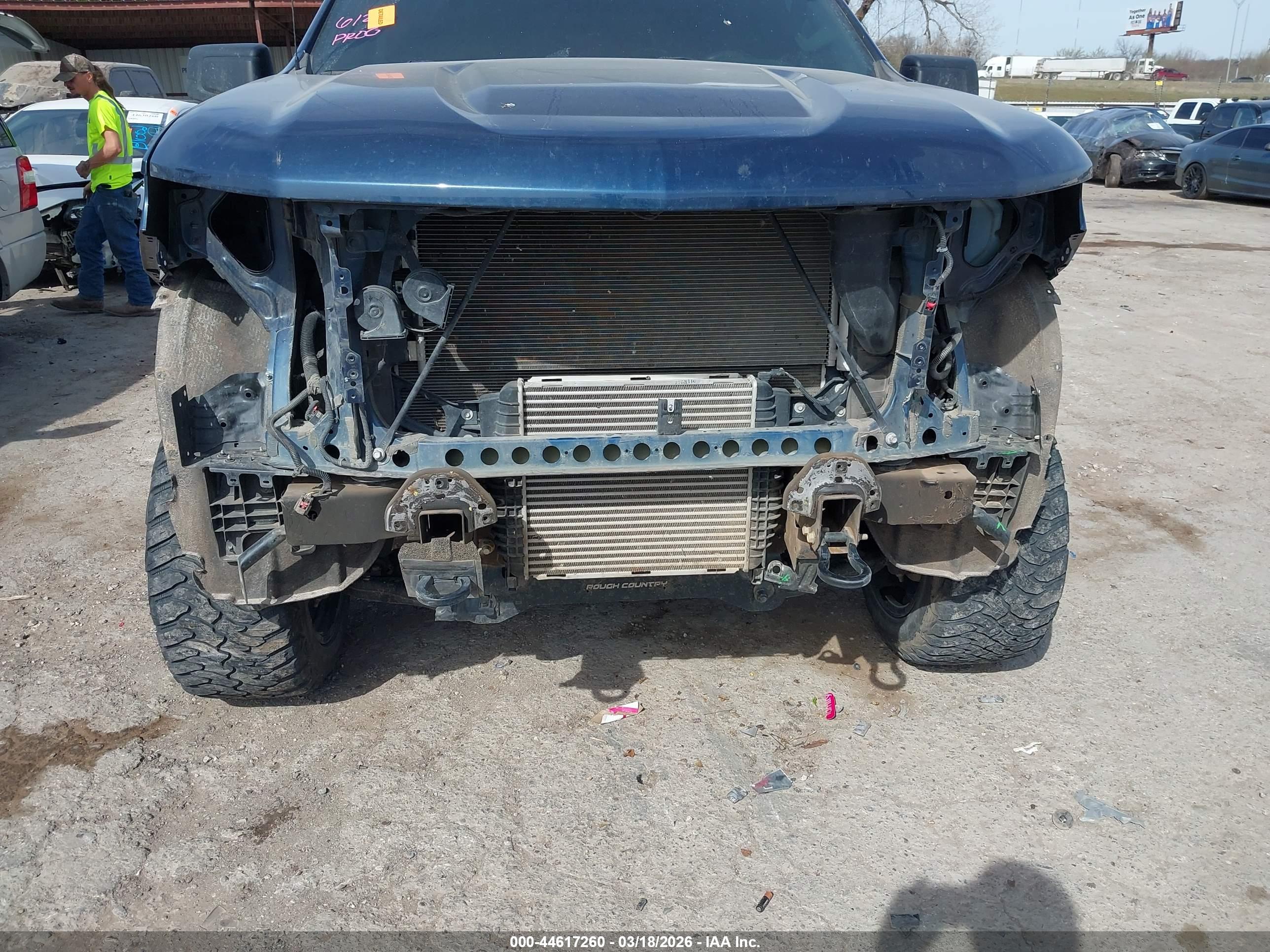 CHEVROLET SILVERADO image 6