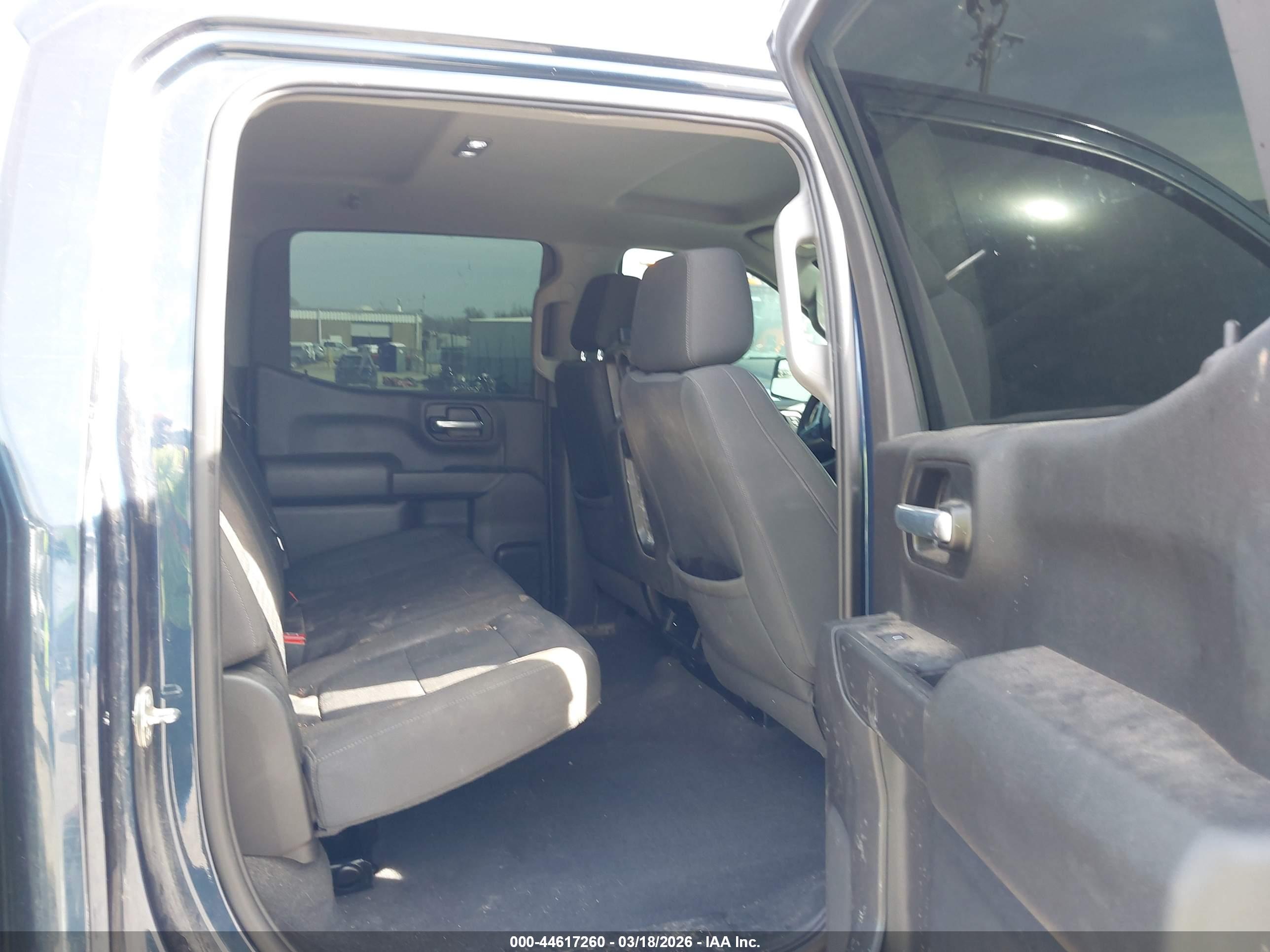CHEVROLET SILVERADO image 8