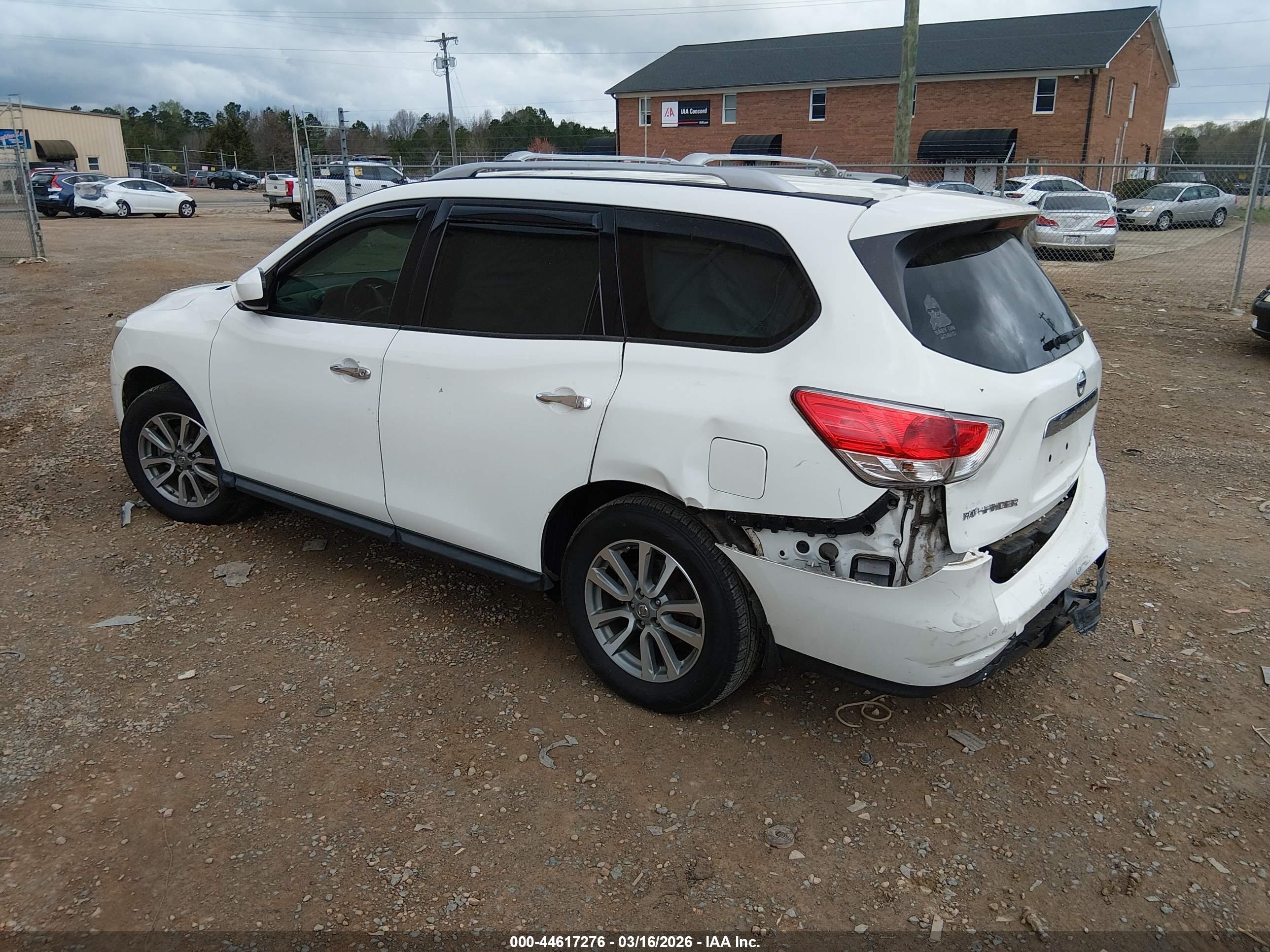 NISSAN PATHFINDER image 3