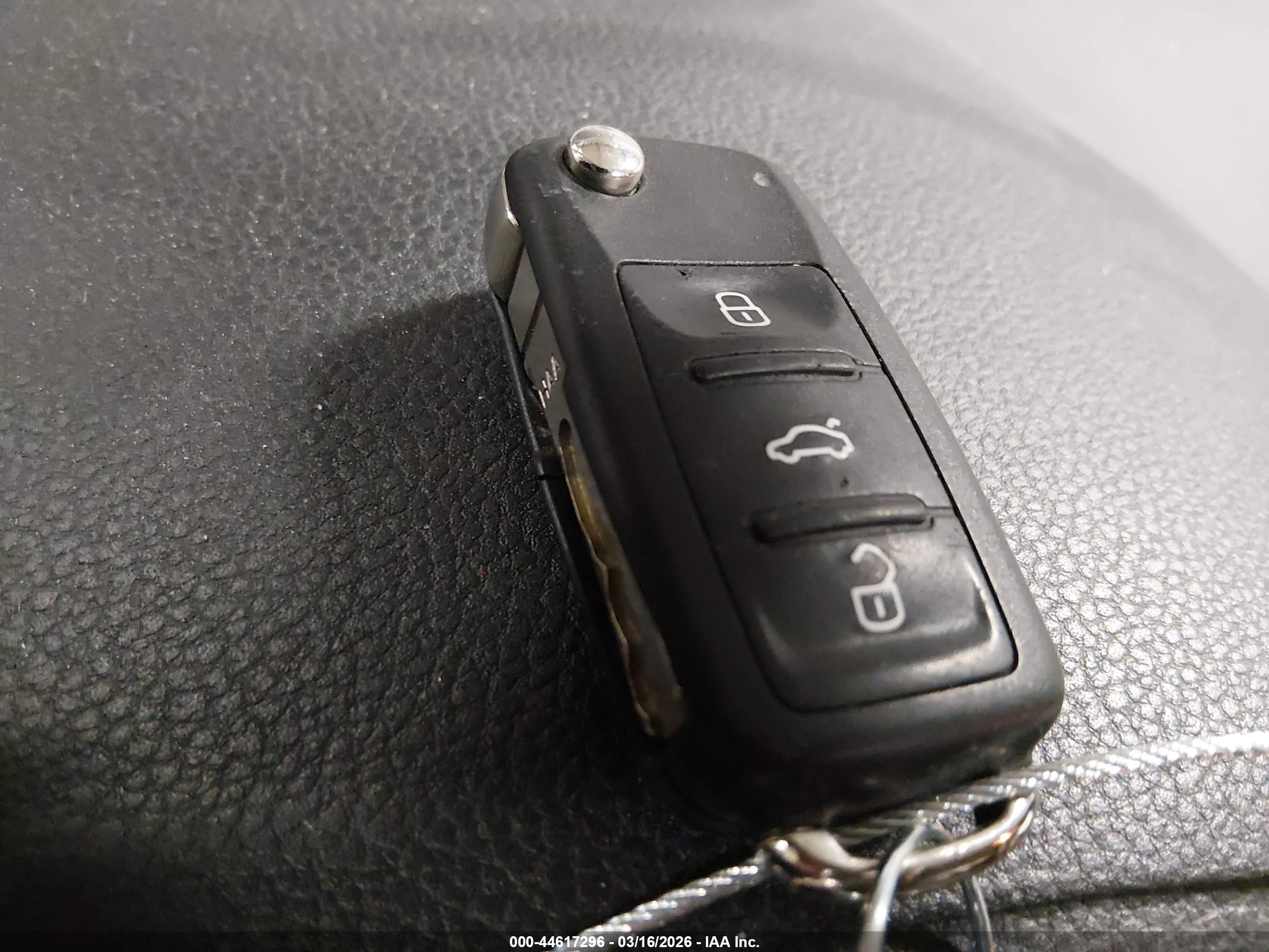 VOLKSWAGEN PASSAT image 11