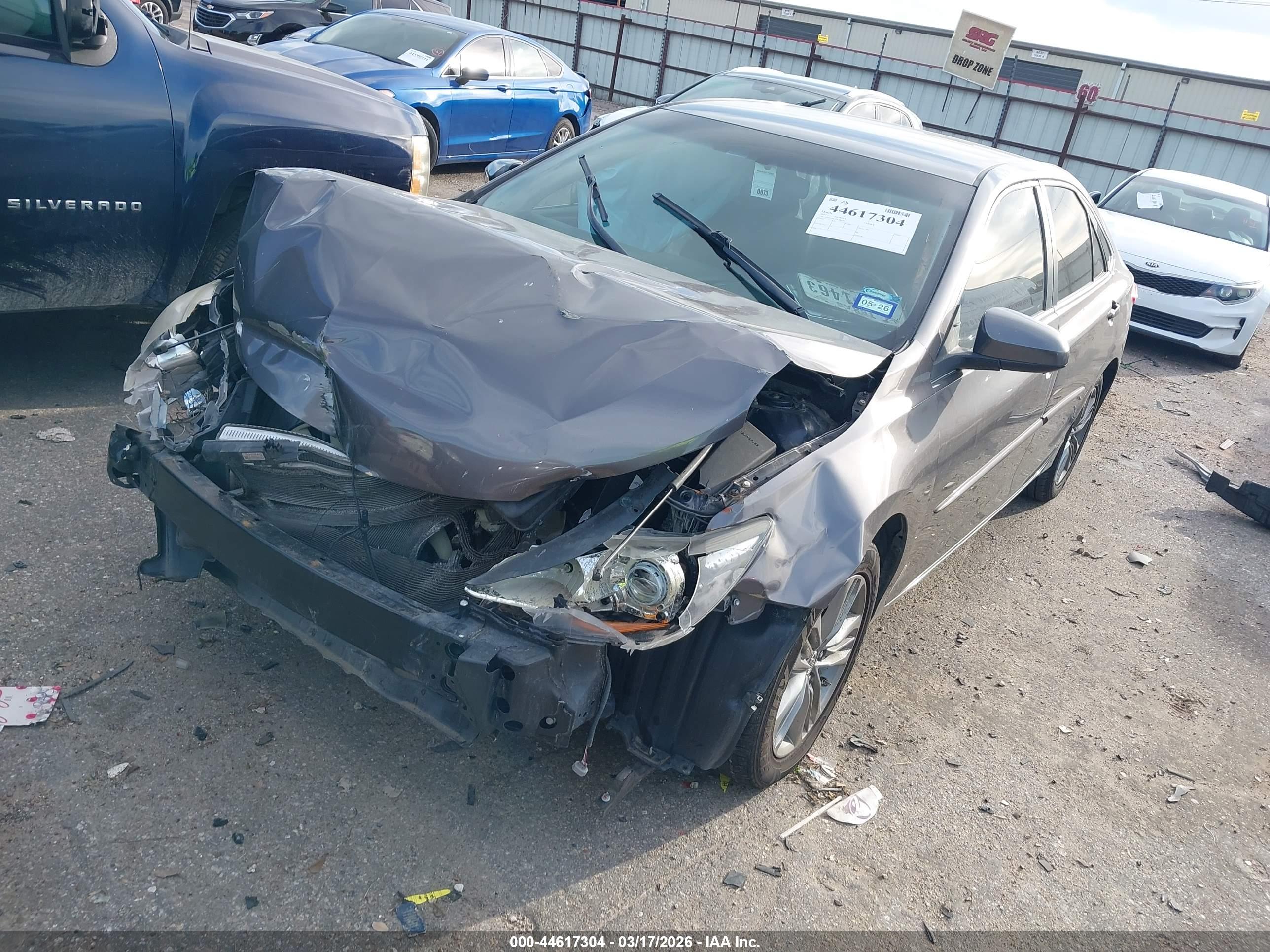 TOYOTA CAMRY image 2