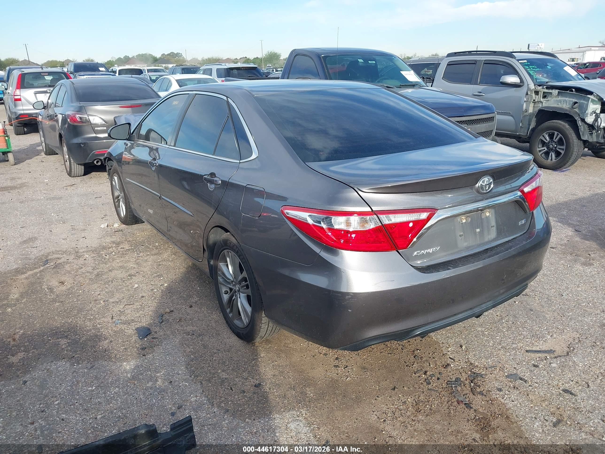 TOYOTA CAMRY image 3