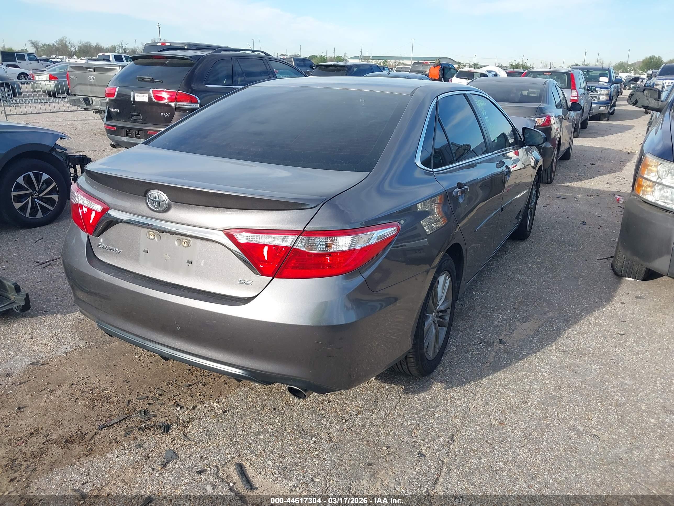 TOYOTA CAMRY image 4
