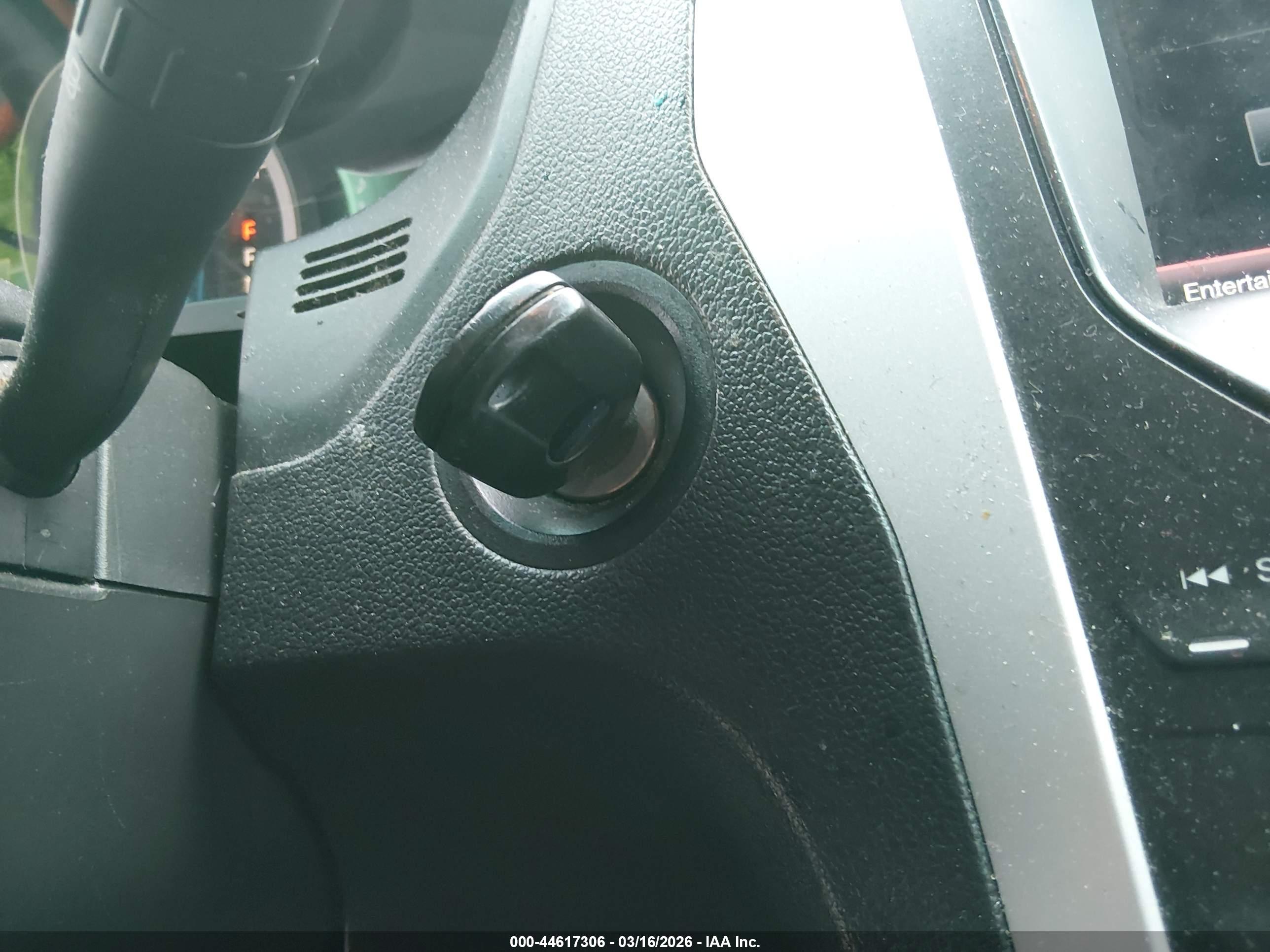 FORD EXPLORER image 11