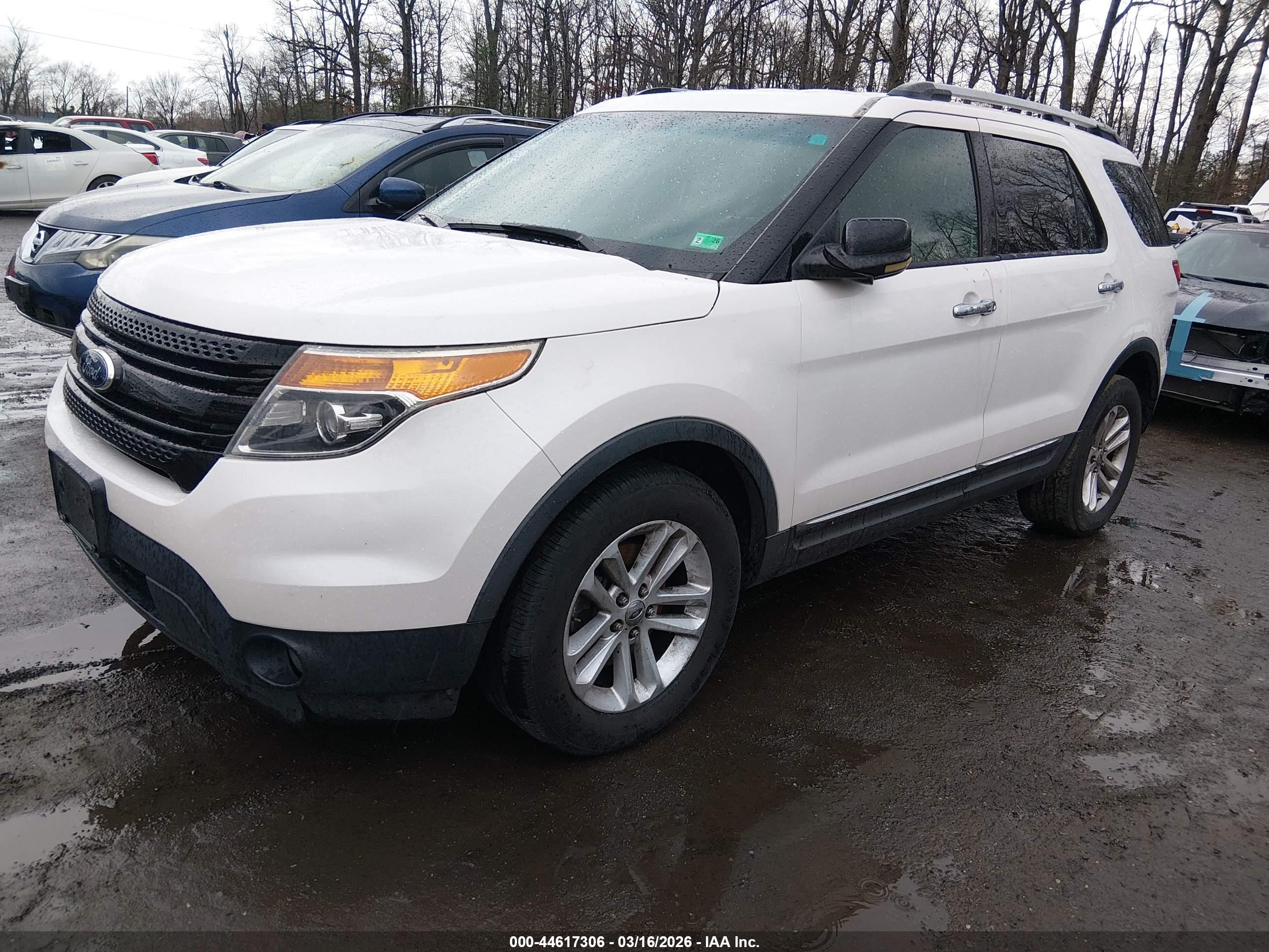 FORD EXPLORER image 2