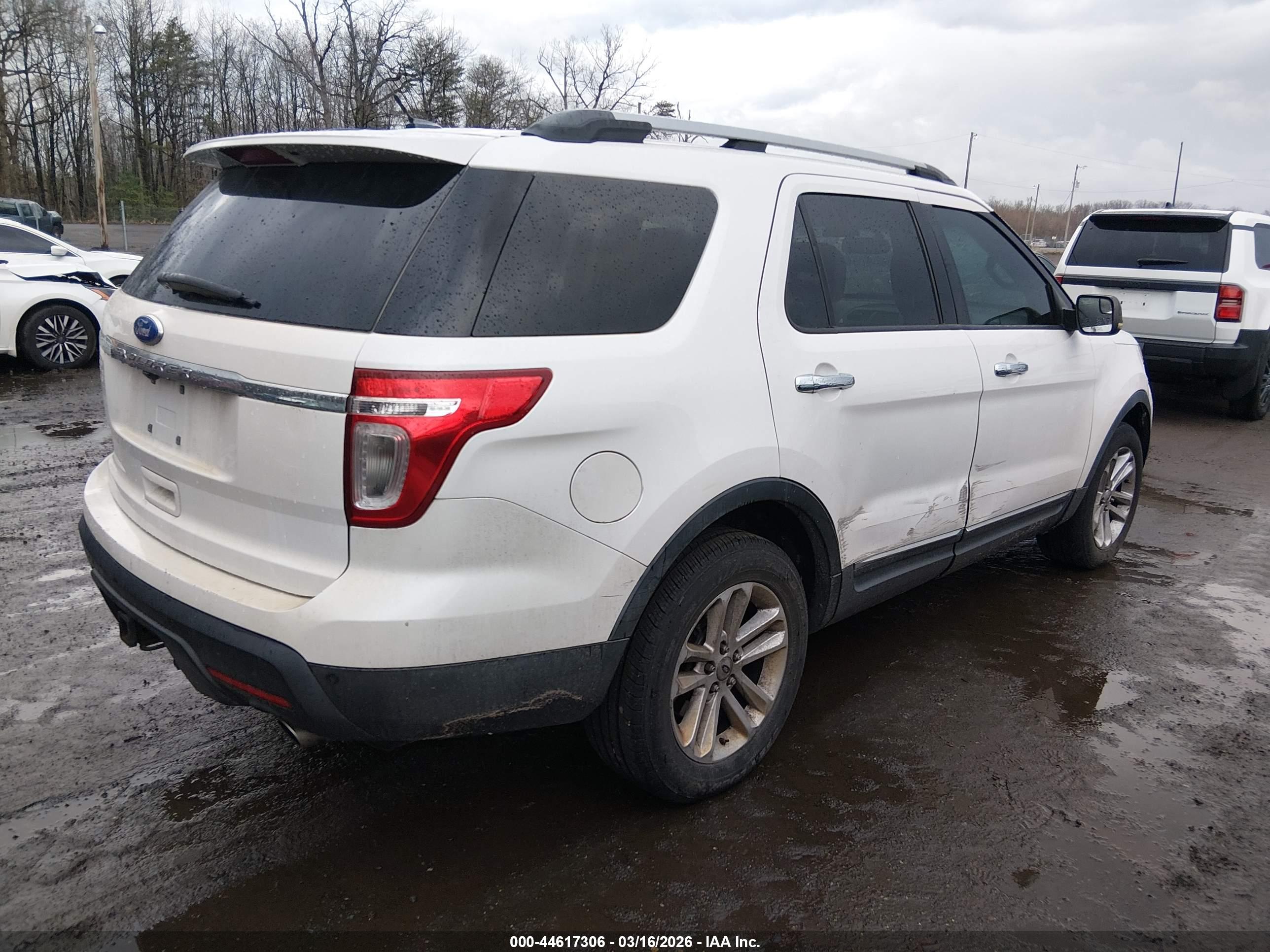 FORD EXPLORER image 4