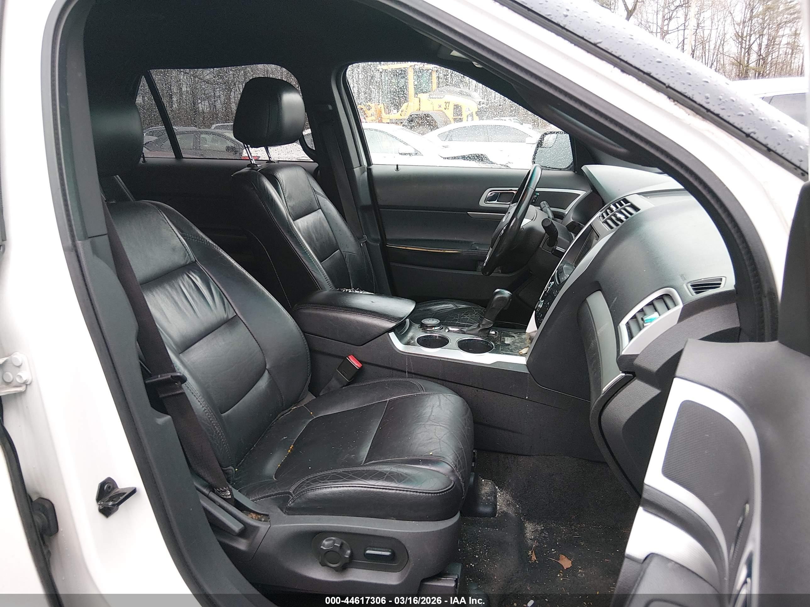 FORD EXPLORER image 5
