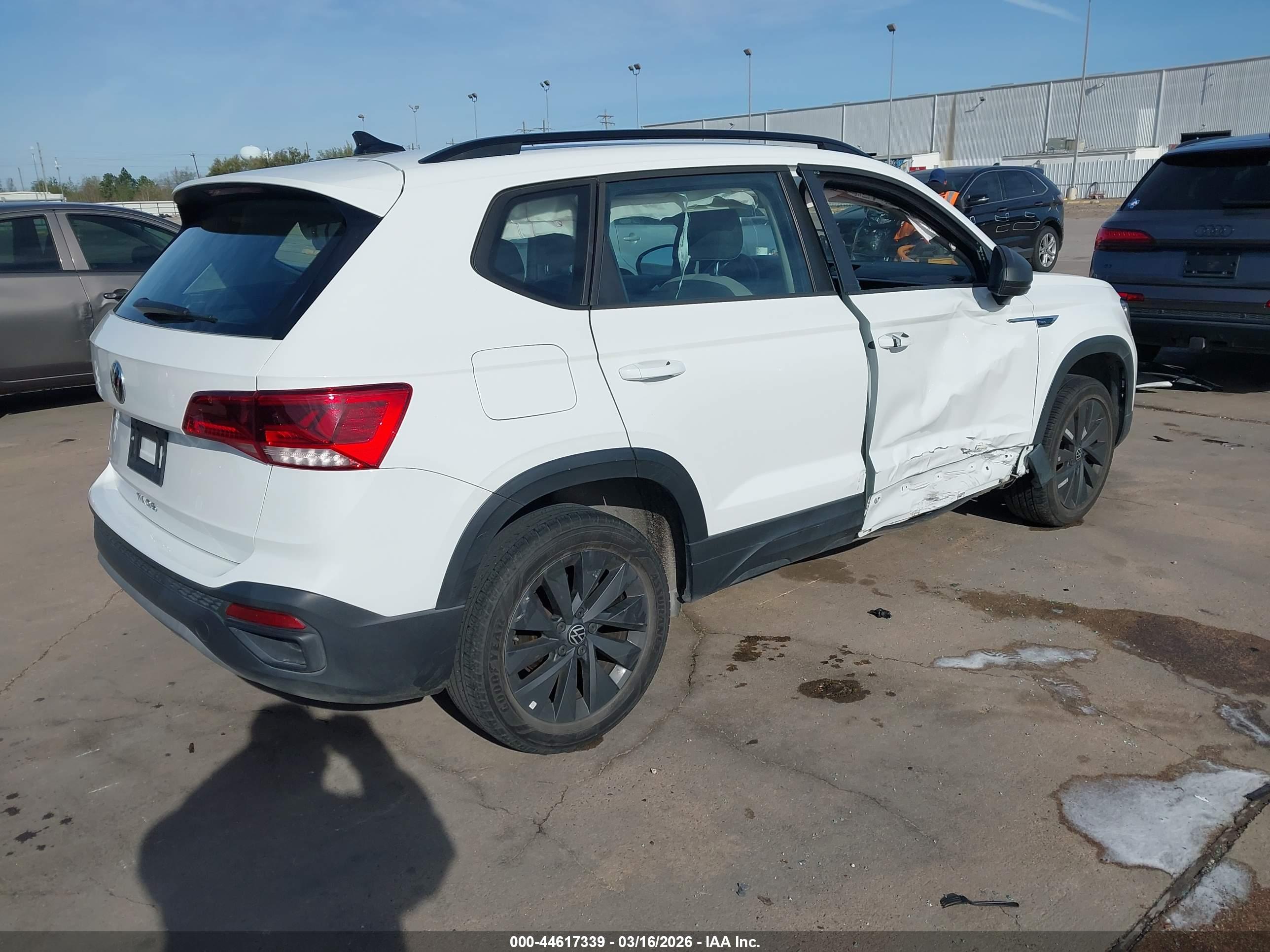VOLKSWAGEN TAOS image 4