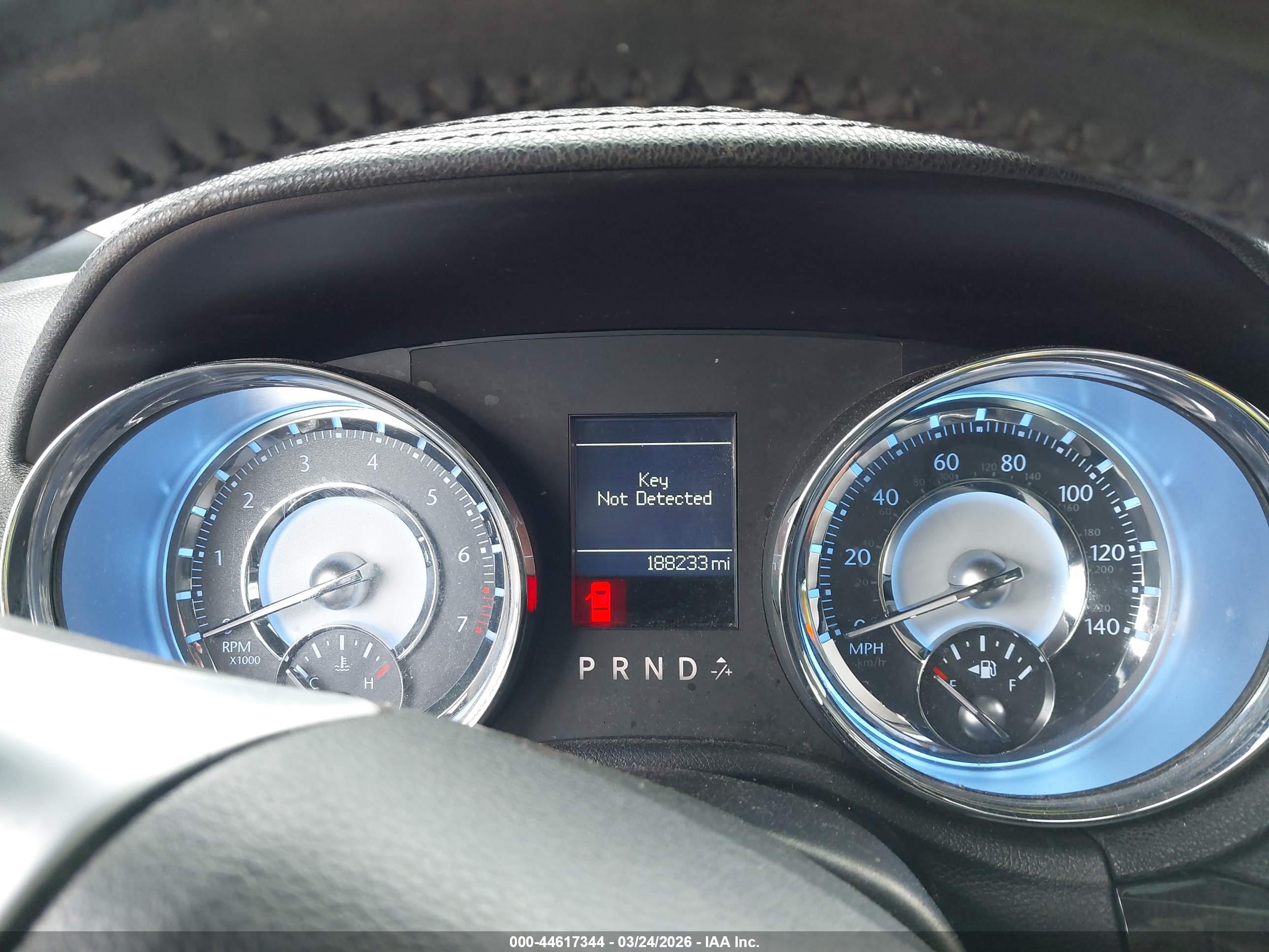 CHRYSLER 300 image 7
