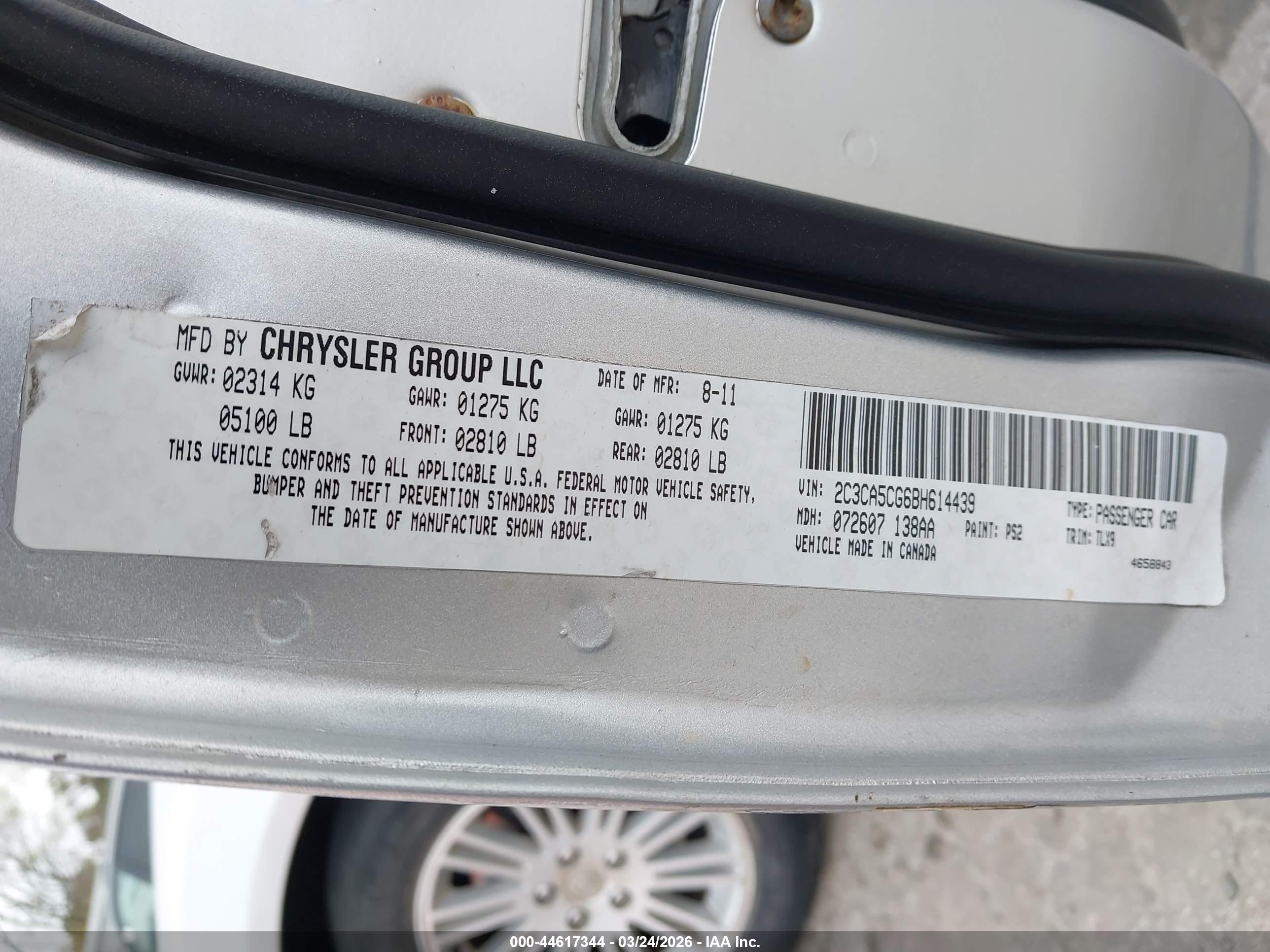 CHRYSLER 300 image 9