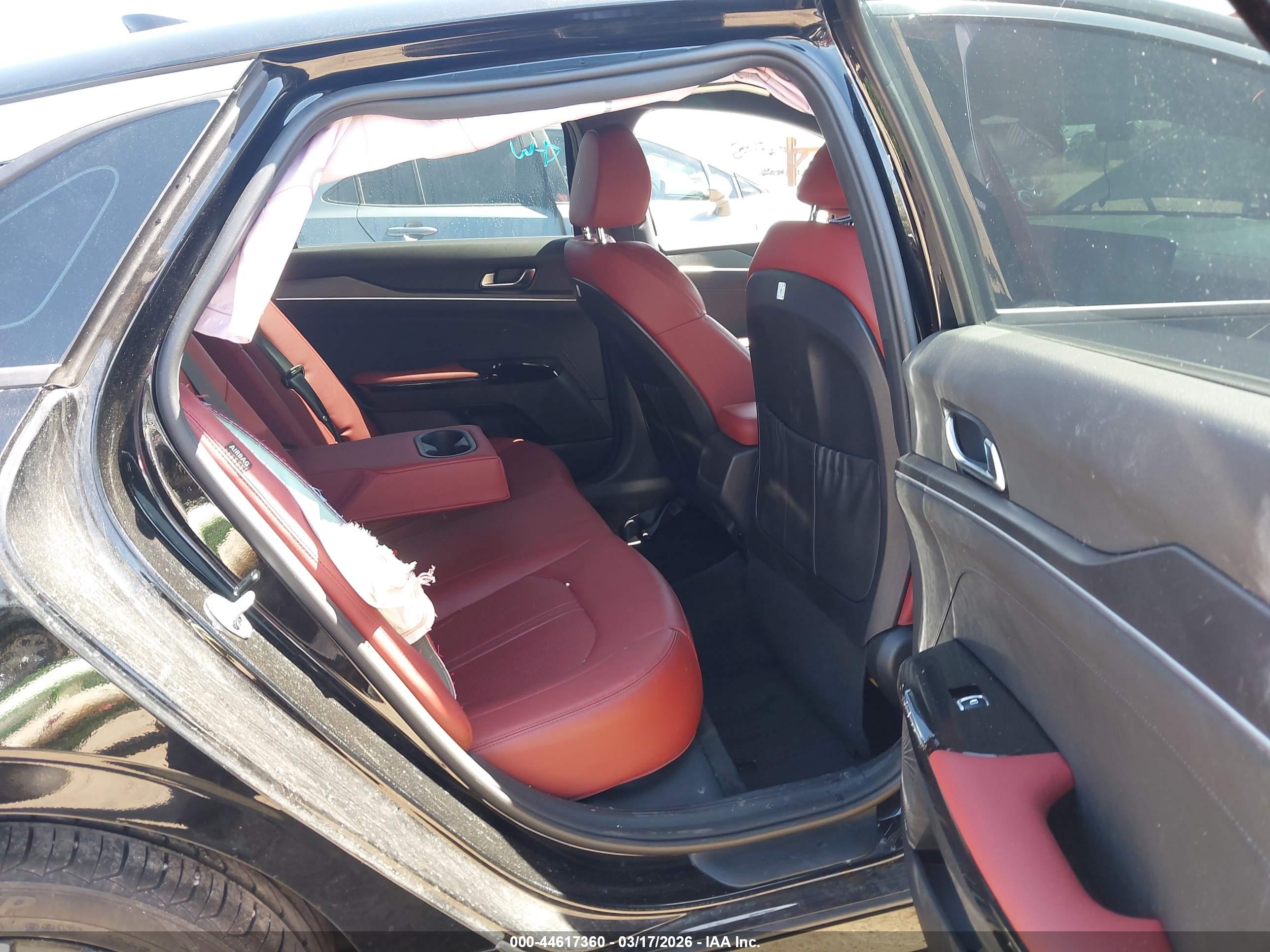 KIA K5 image 8
