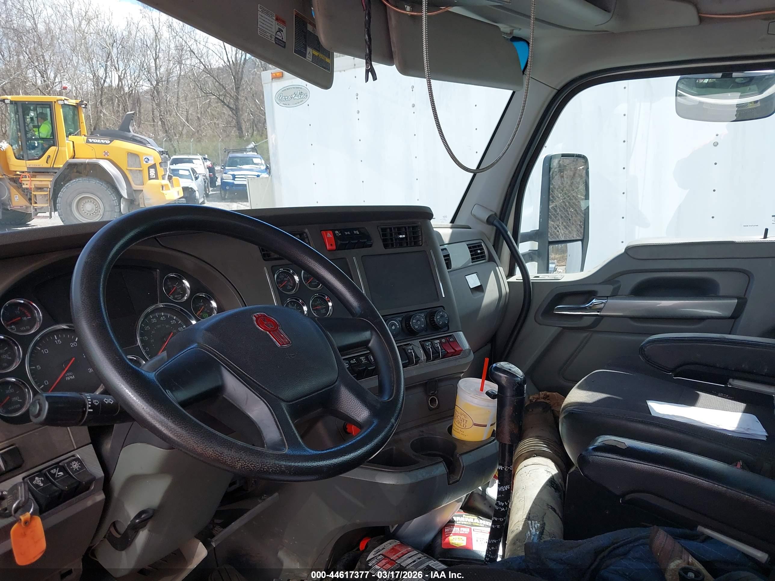 KENWORTH CONSTRUCTION image 7