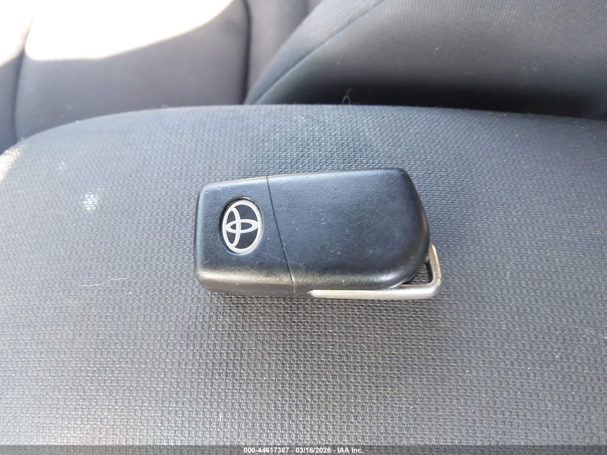 TOYOTA COROLLA image 11