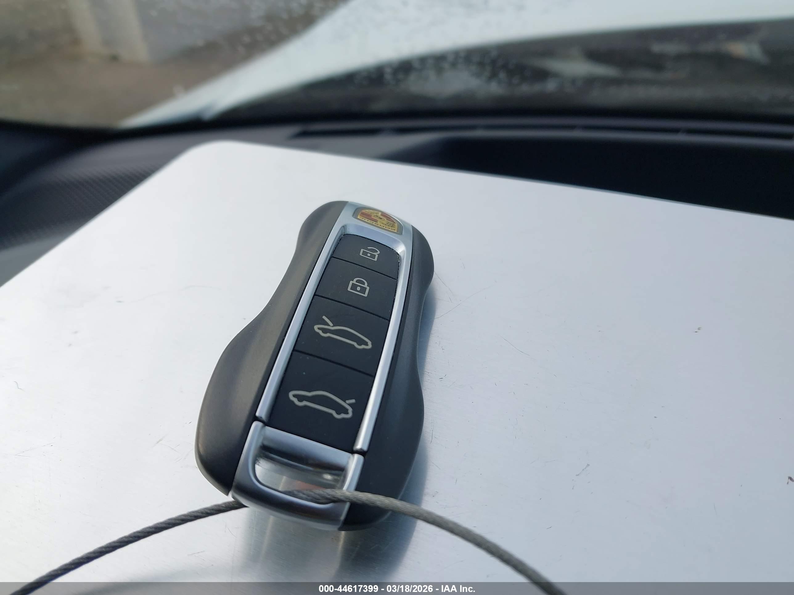 PORSCHE TAYCAN image 11
