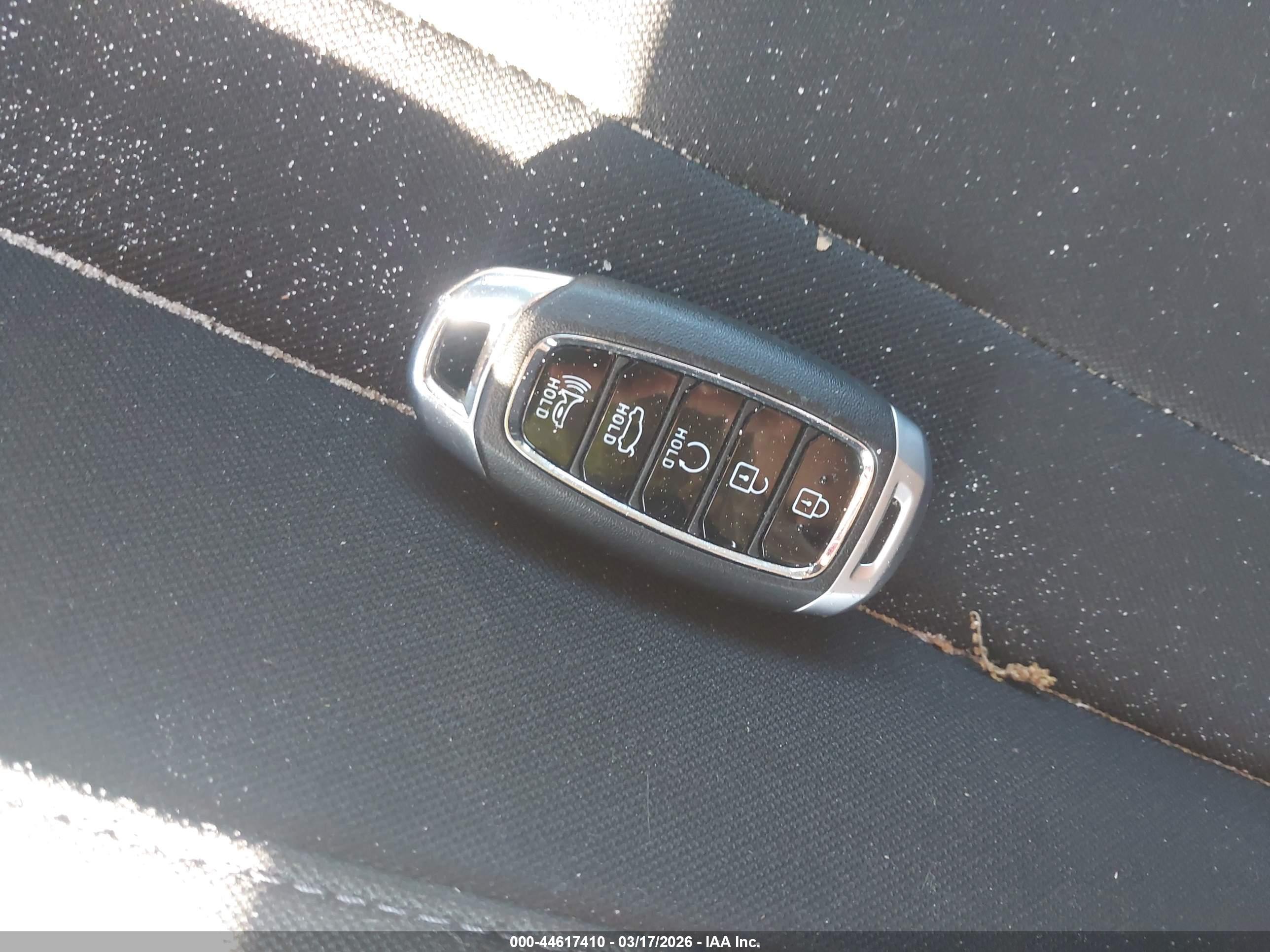 HYUNDAI ELANTRA image 11