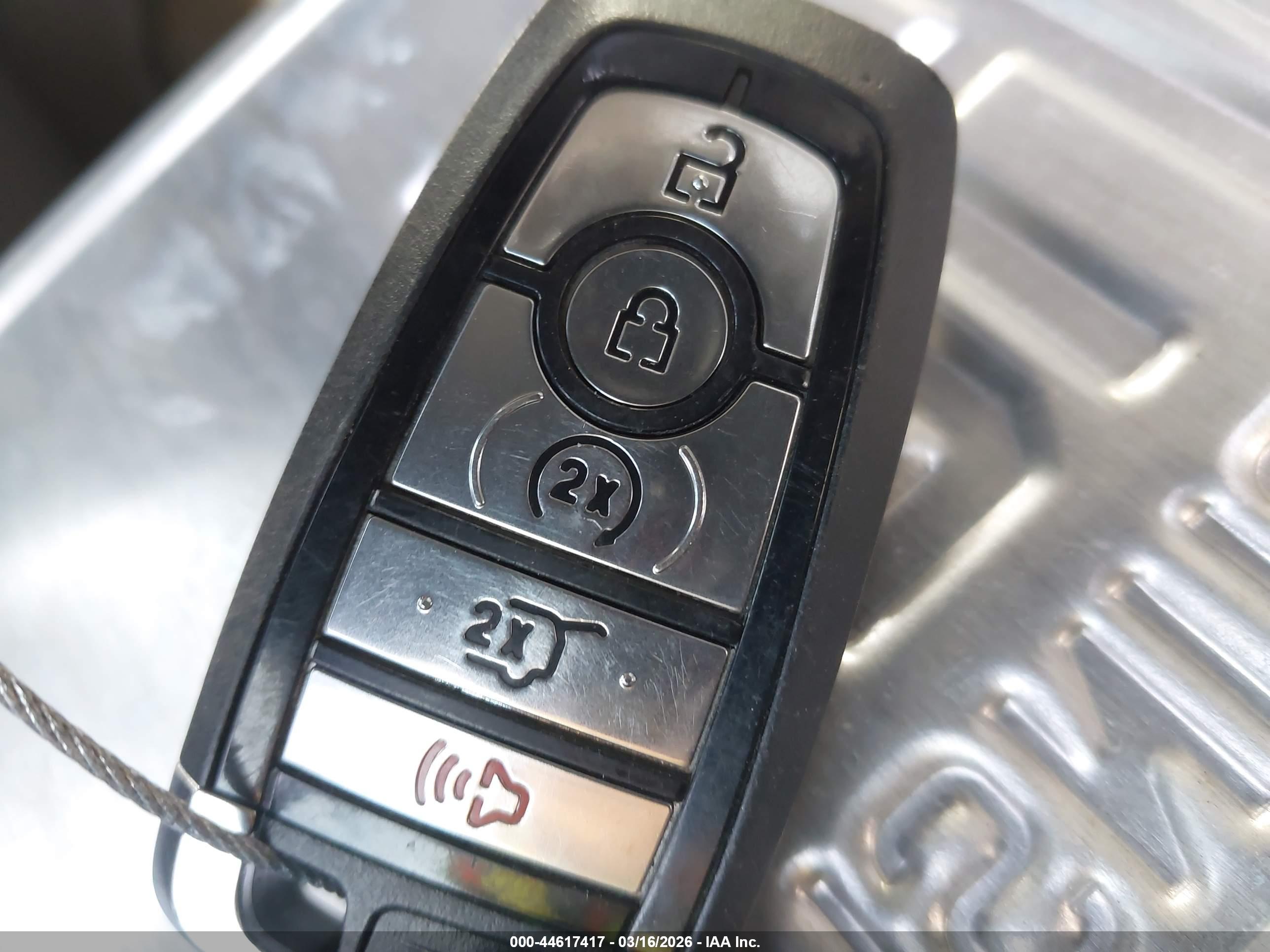 FORD EXPEDITION image 11