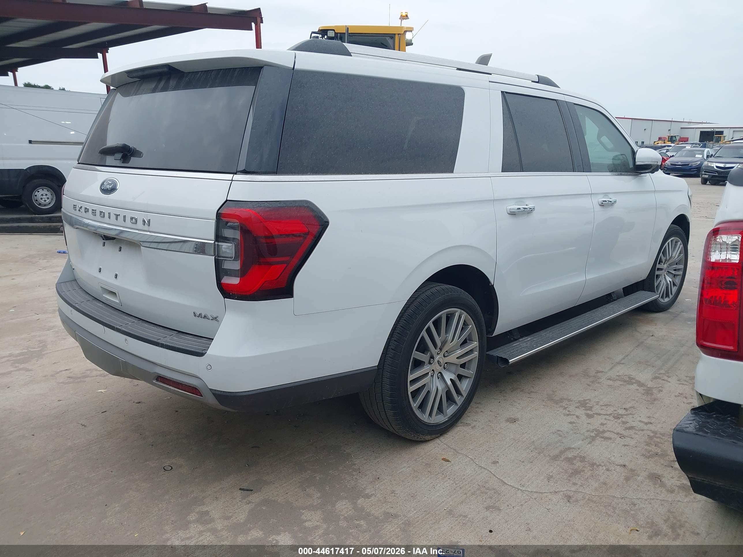 FORD EXPEDITION image 4