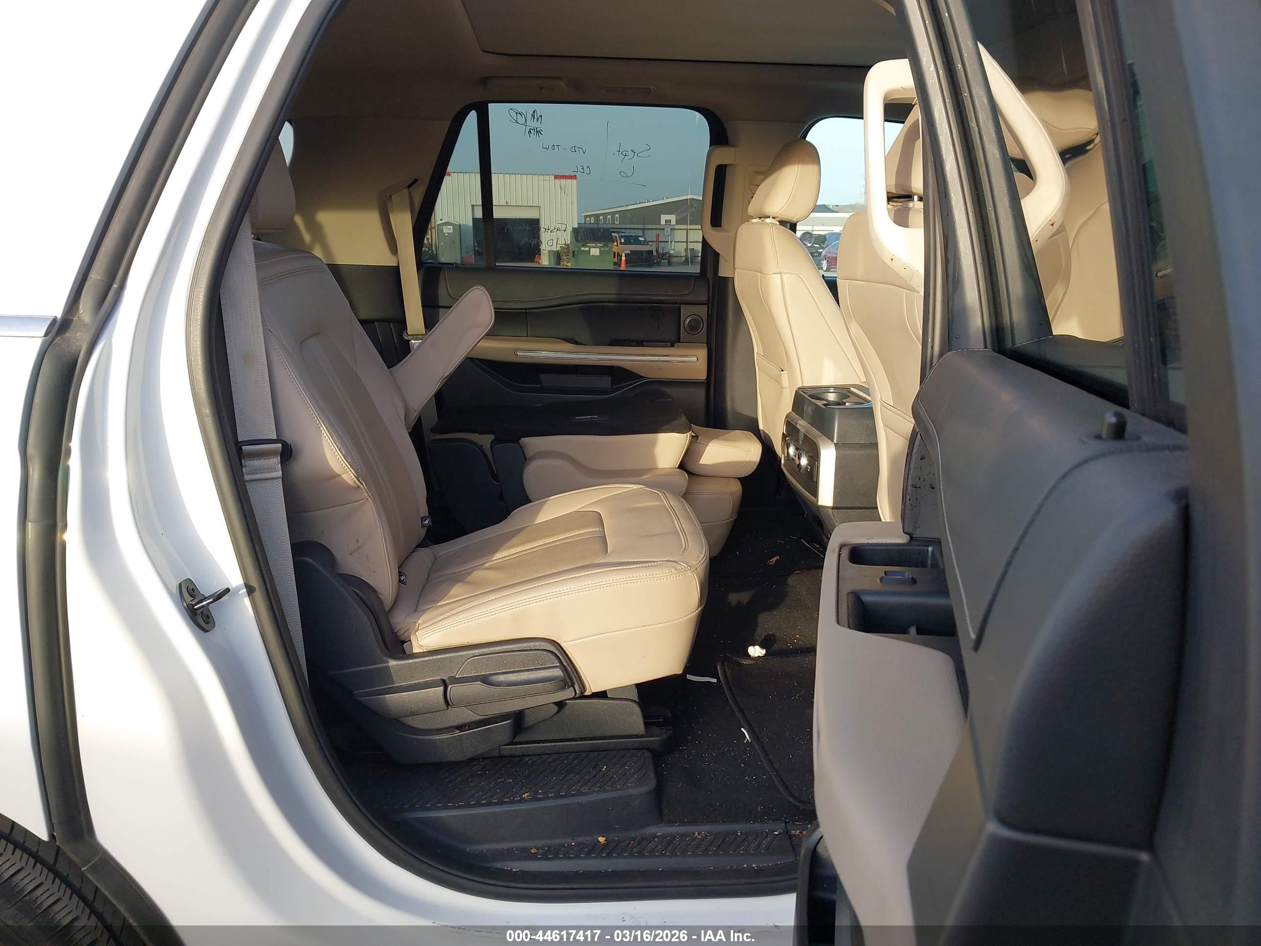 FORD EXPEDITION image 8