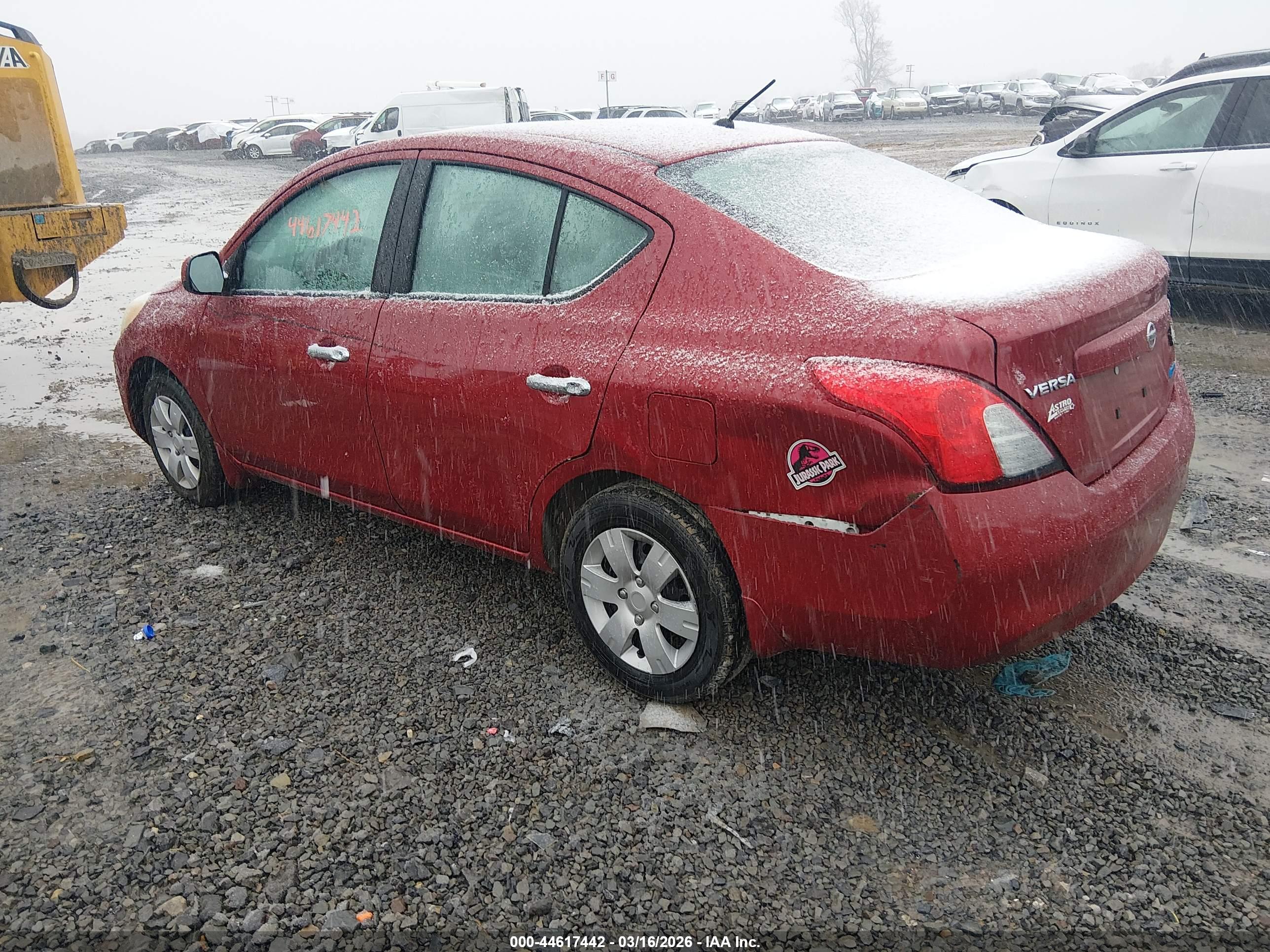 NISSAN VERSA image 3