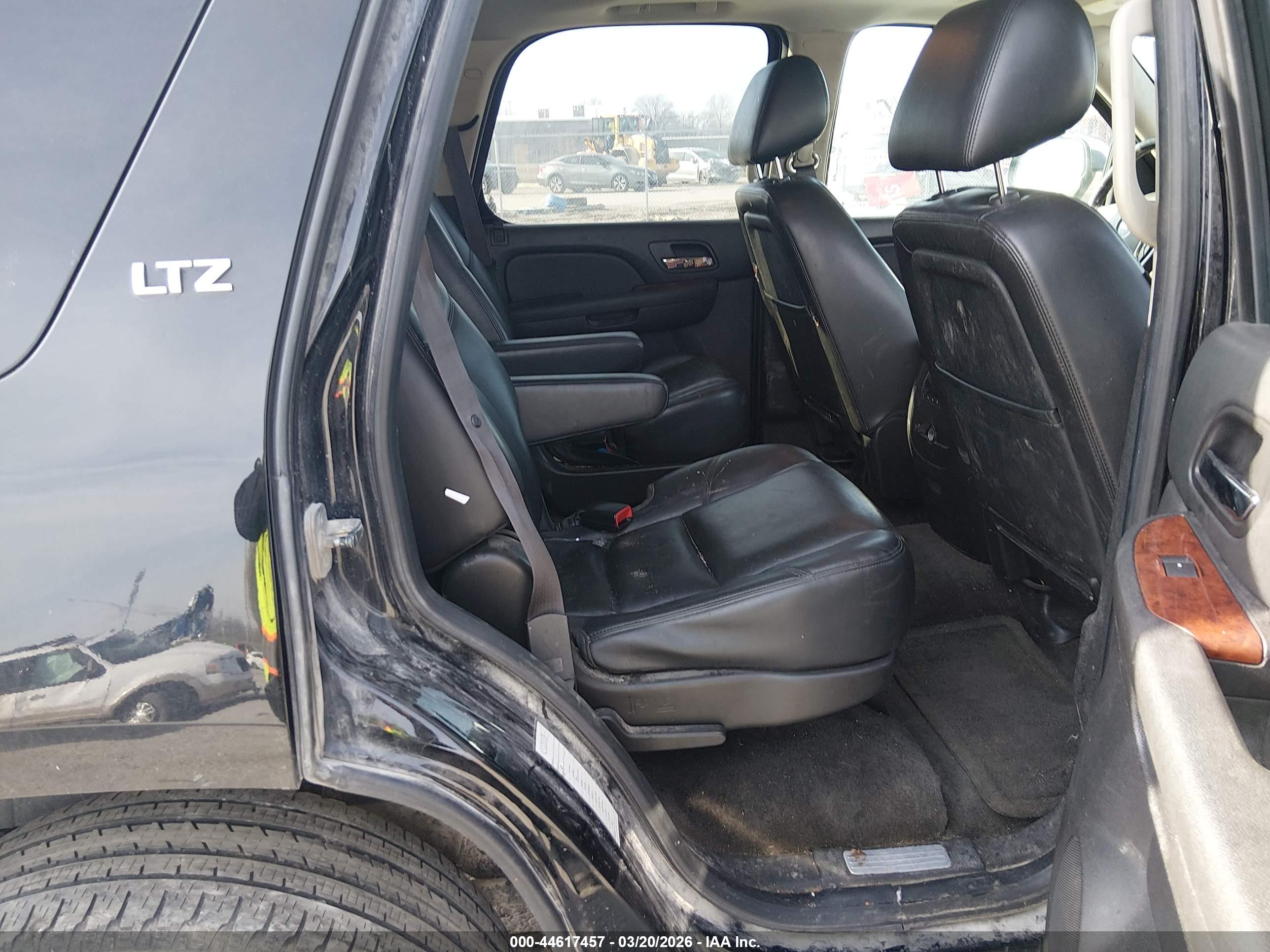 CHEVROLET TAHOE image 8