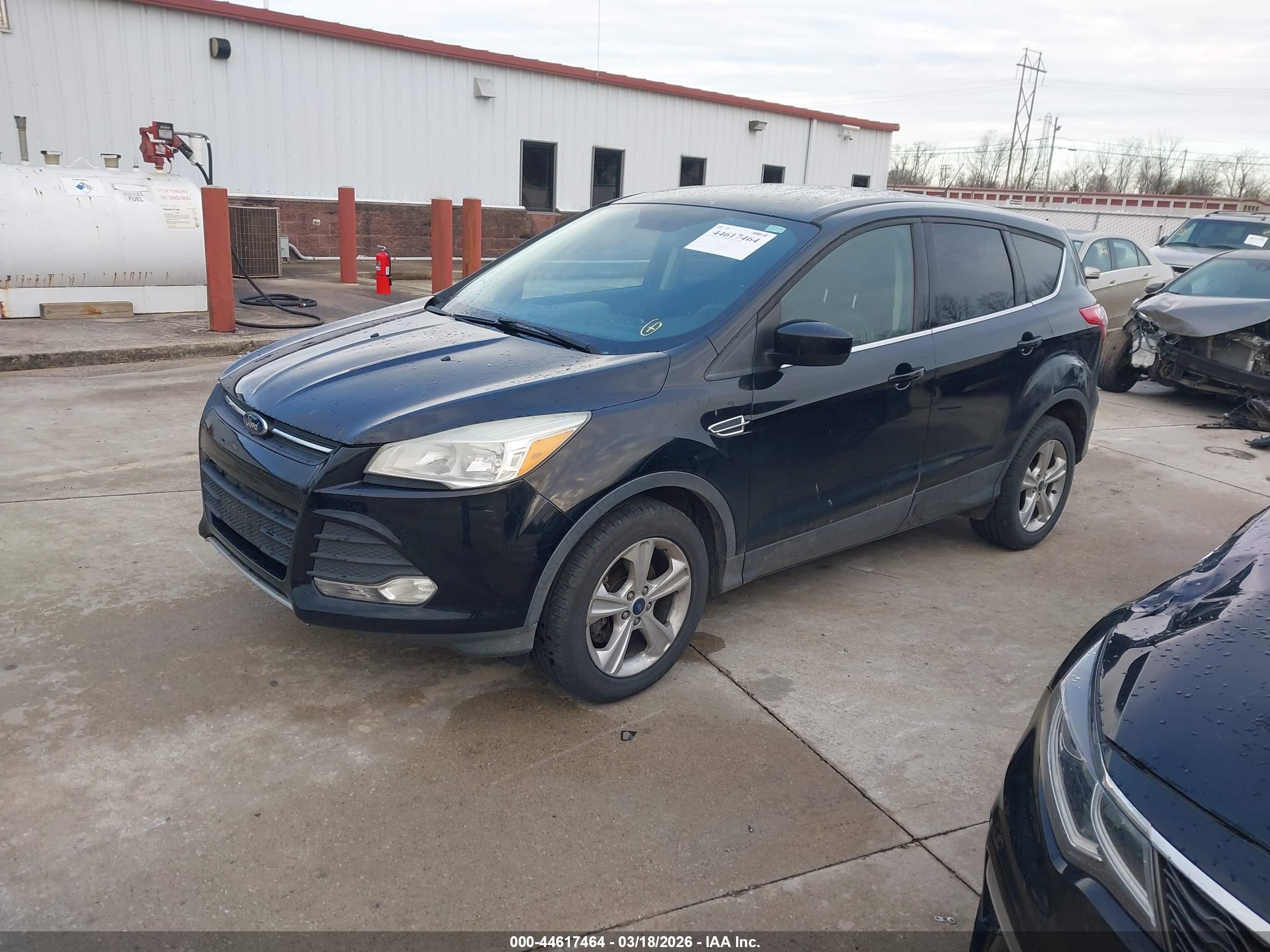 FORD ESCAPE image 2