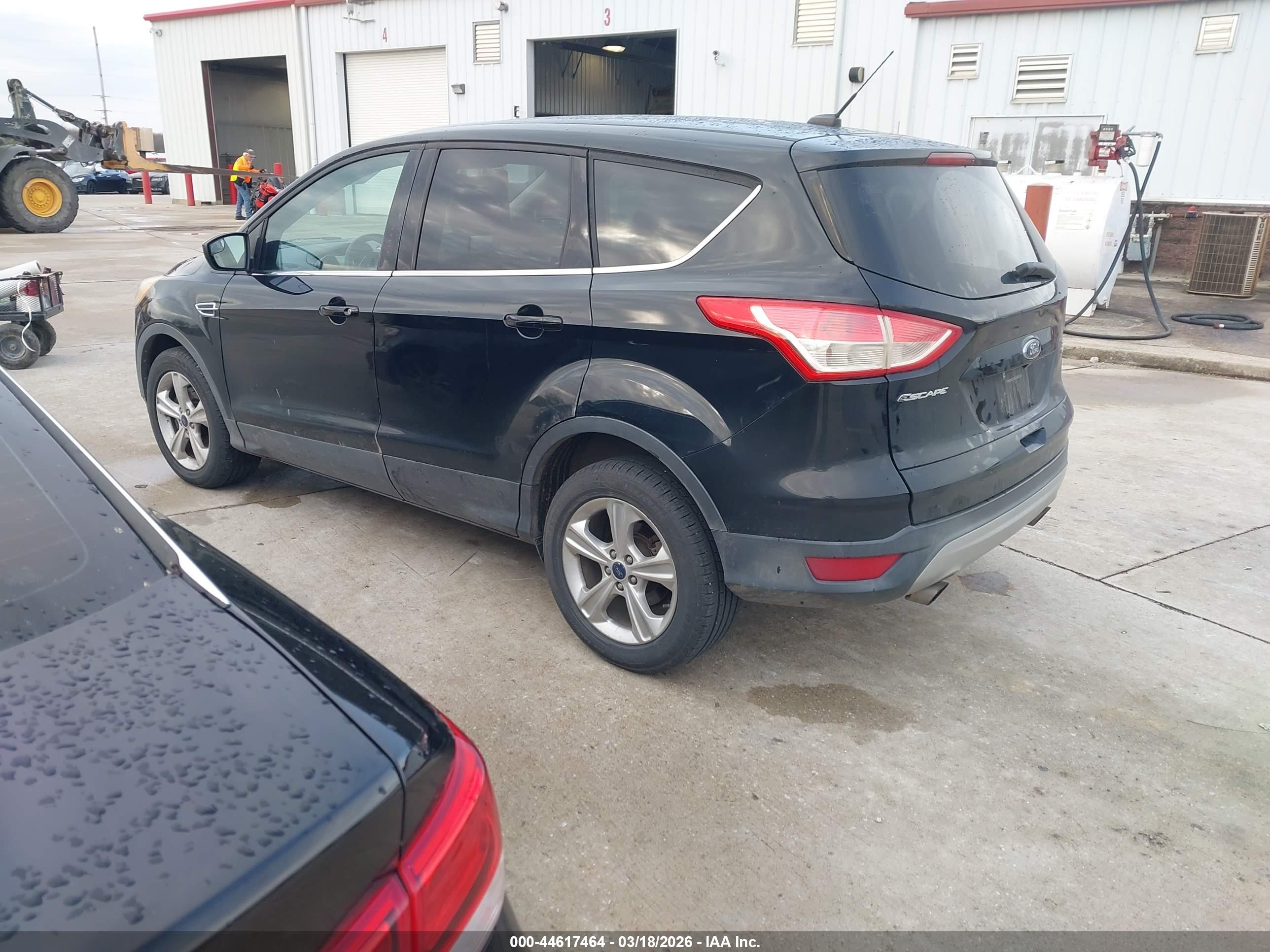 FORD ESCAPE image 3