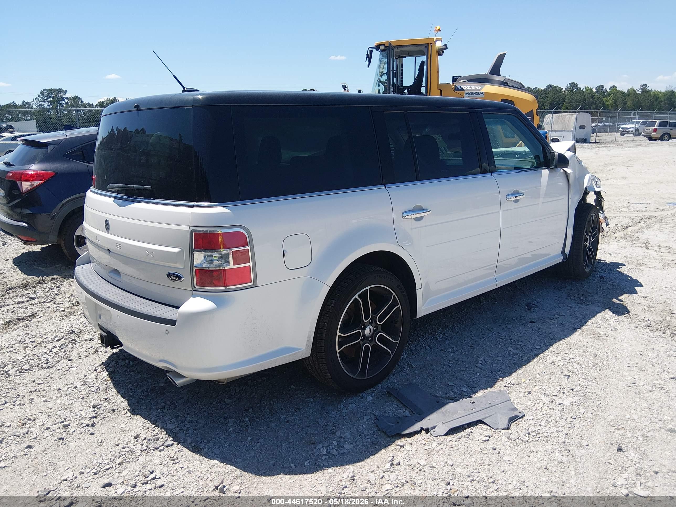FORD FLEX image 4