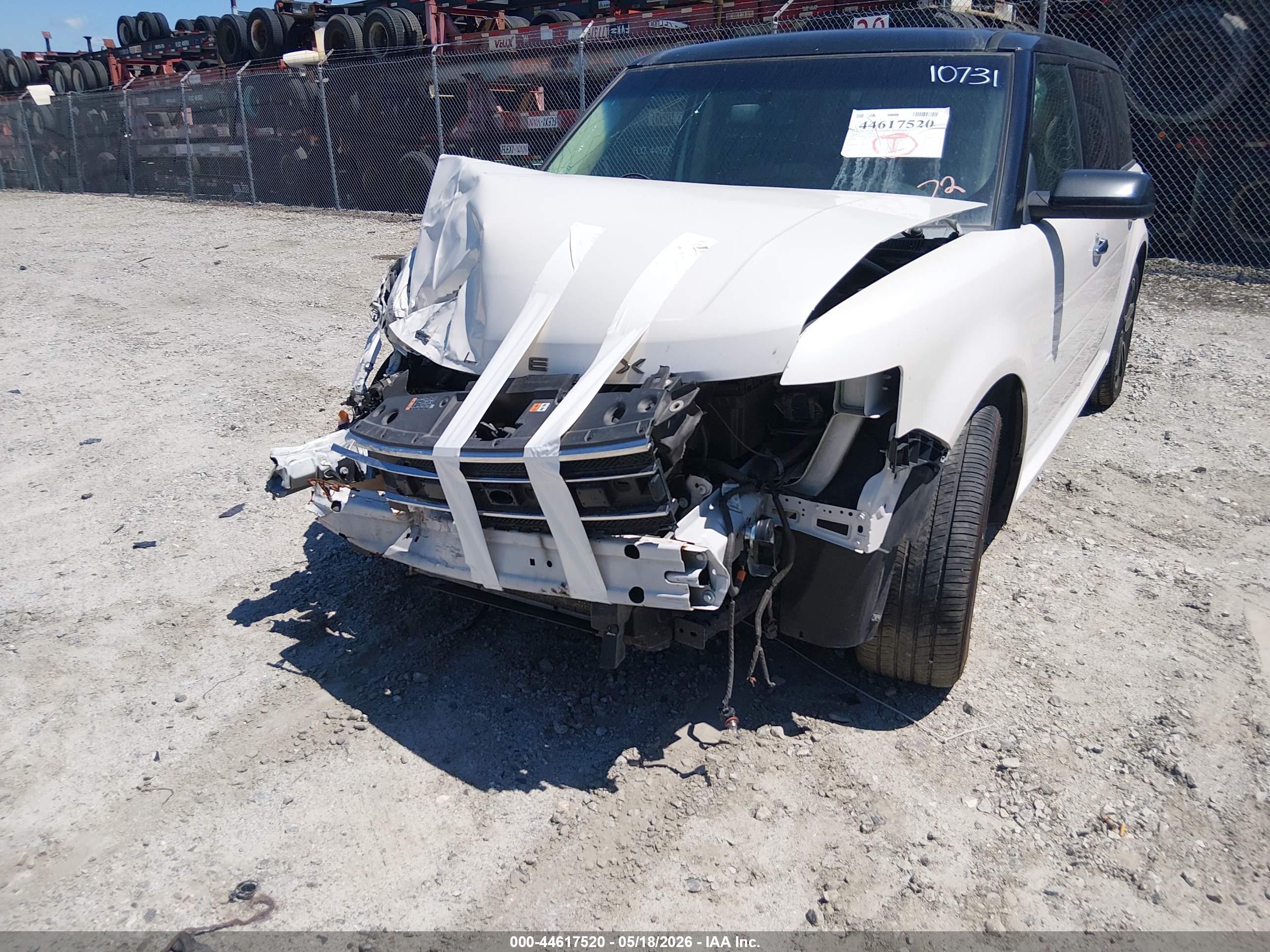 FORD FLEX image 6