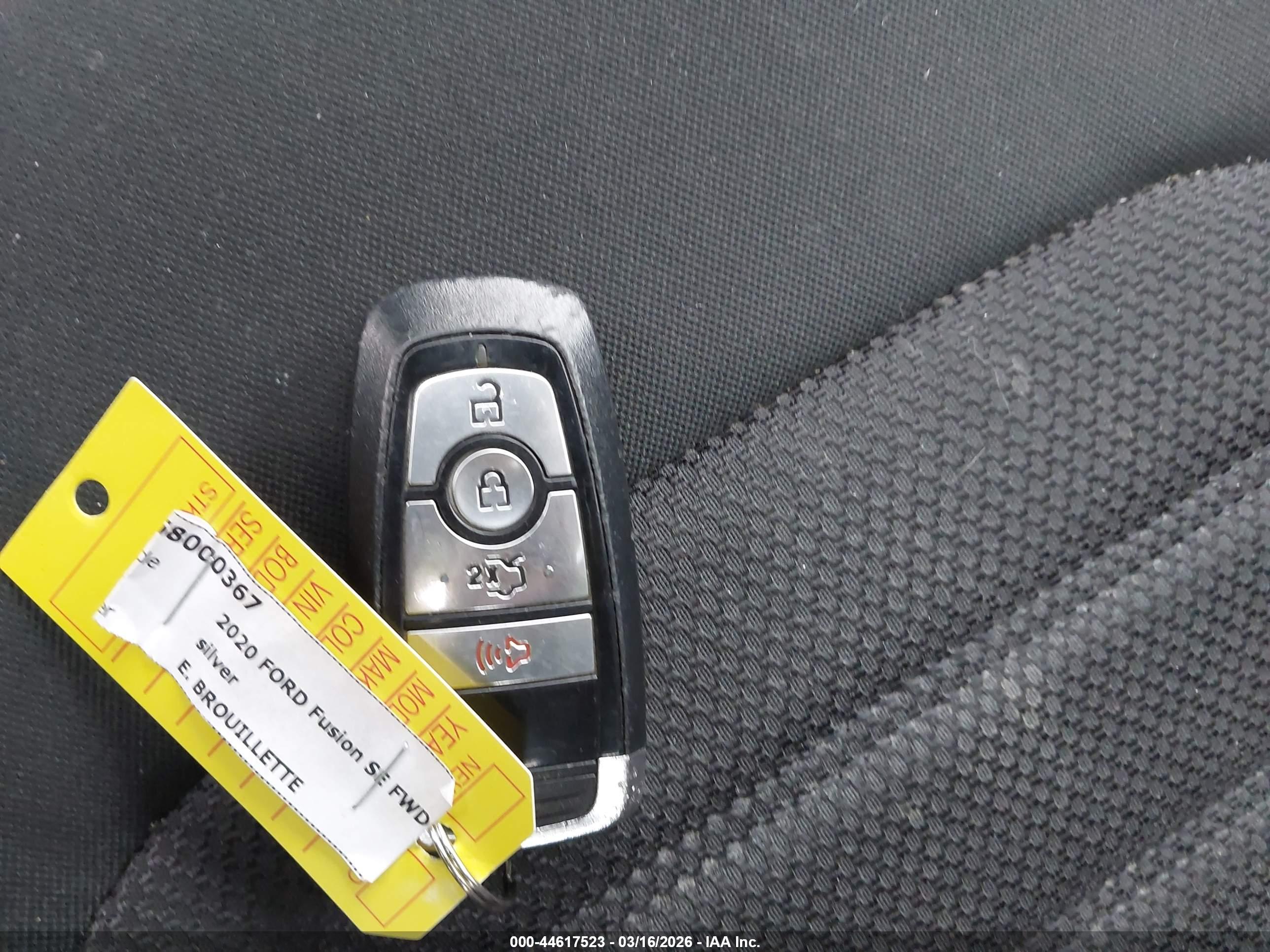 FORD FUSION image 11