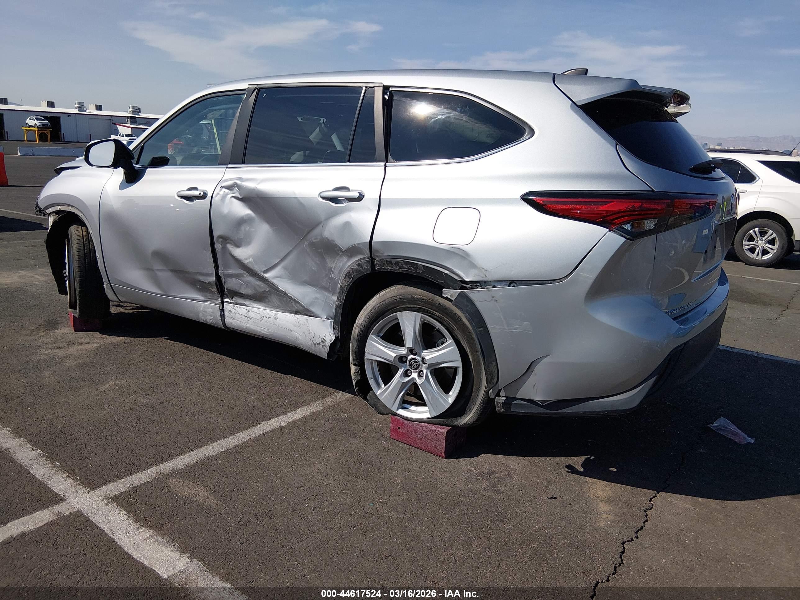 TOYOTA HIGHLANDER image 3