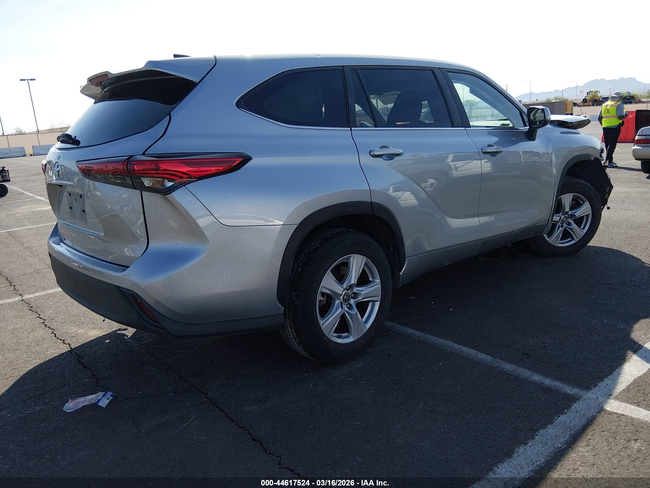 TOYOTA HIGHLANDER image 4