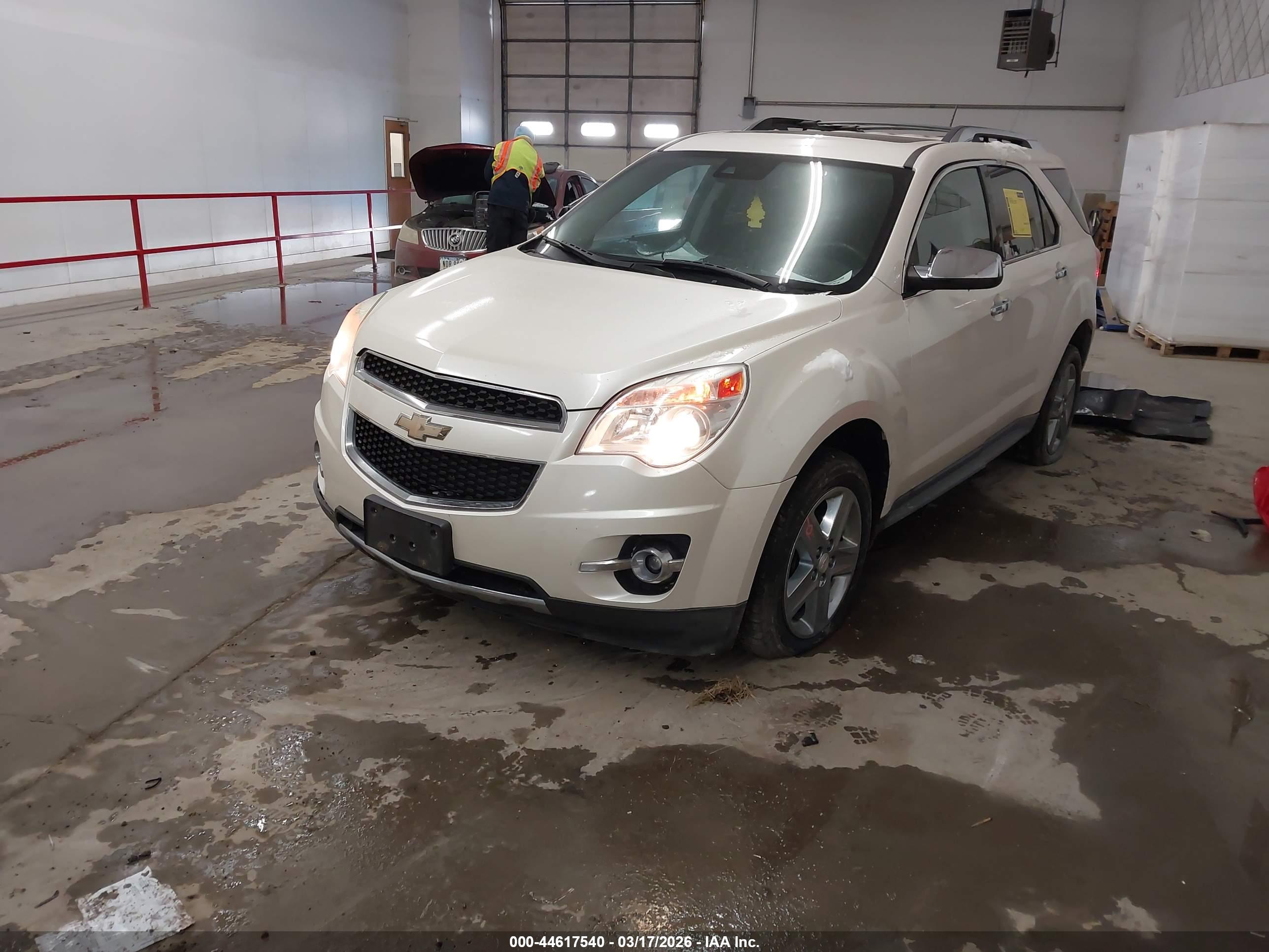 CHEVROLET EQUINOX image 2