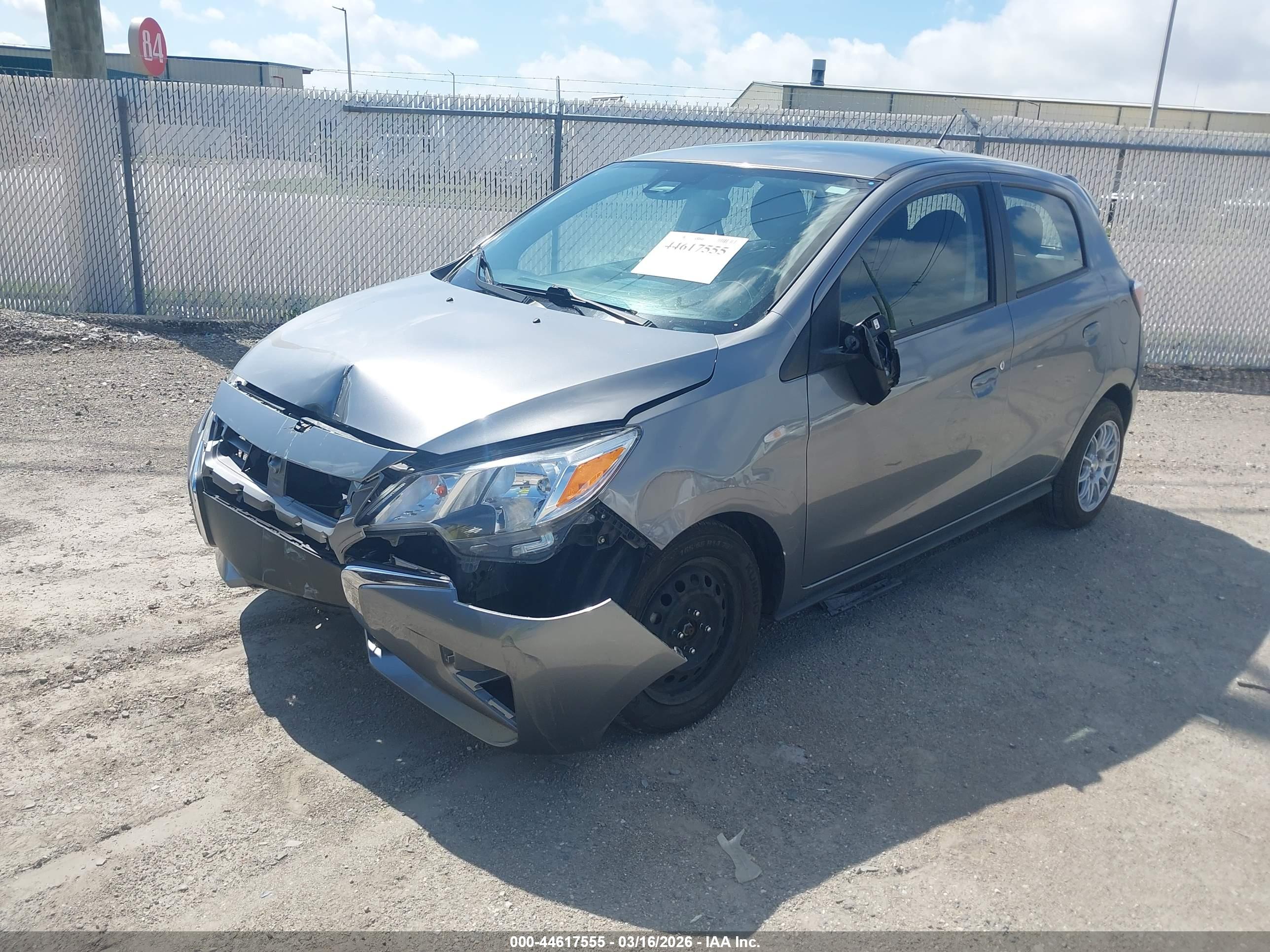 MITSUBISHI MIRAGE image 2