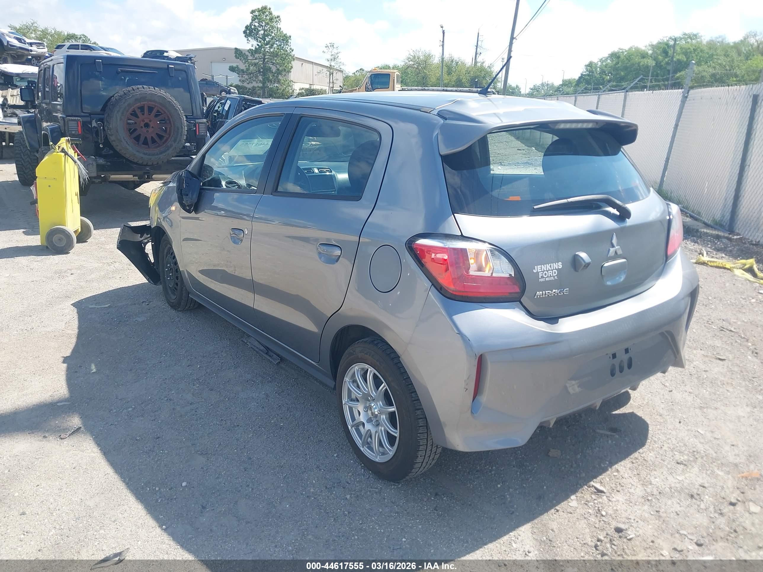 MITSUBISHI MIRAGE image 3