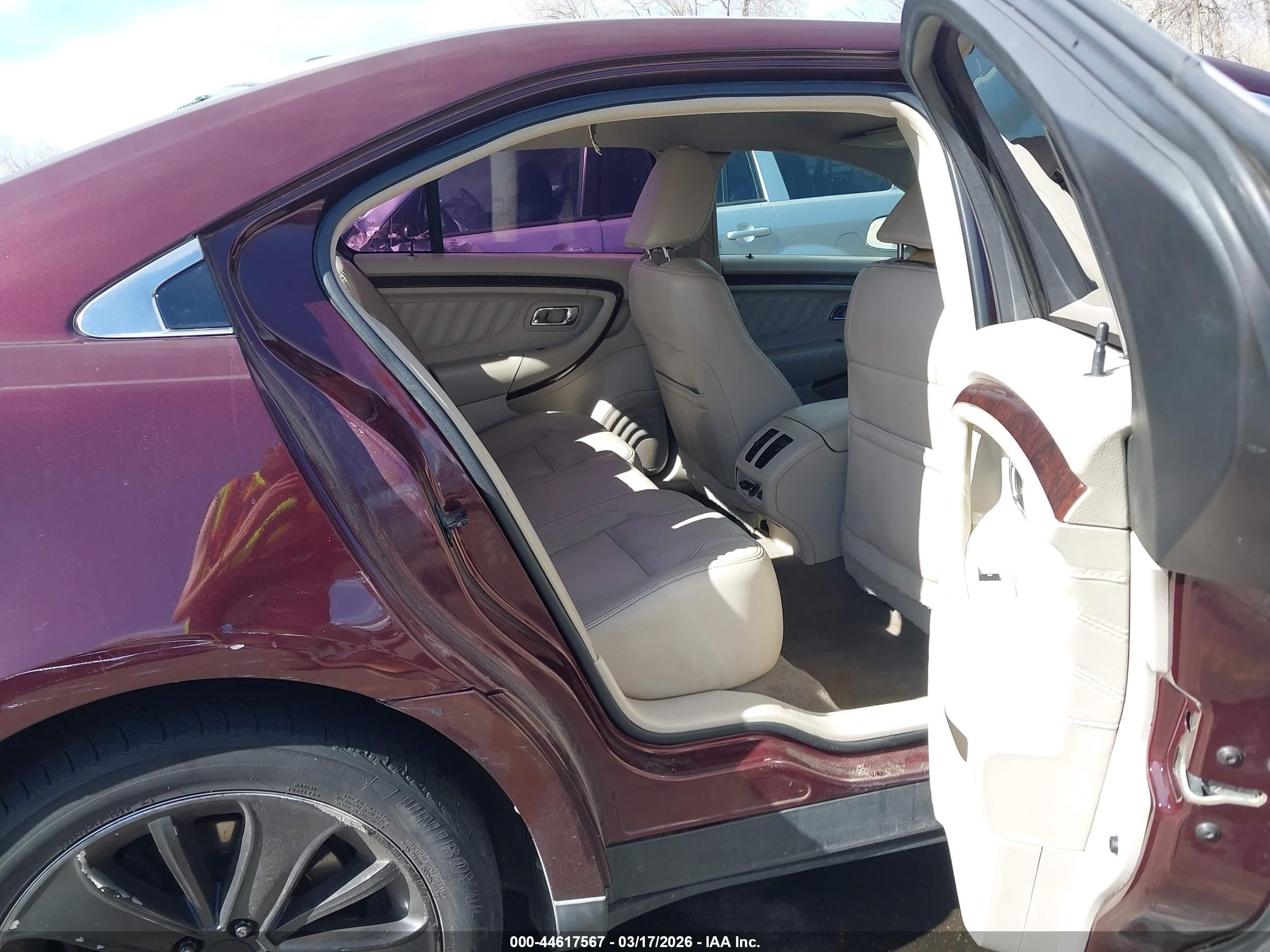 FORD TAURUS image 8