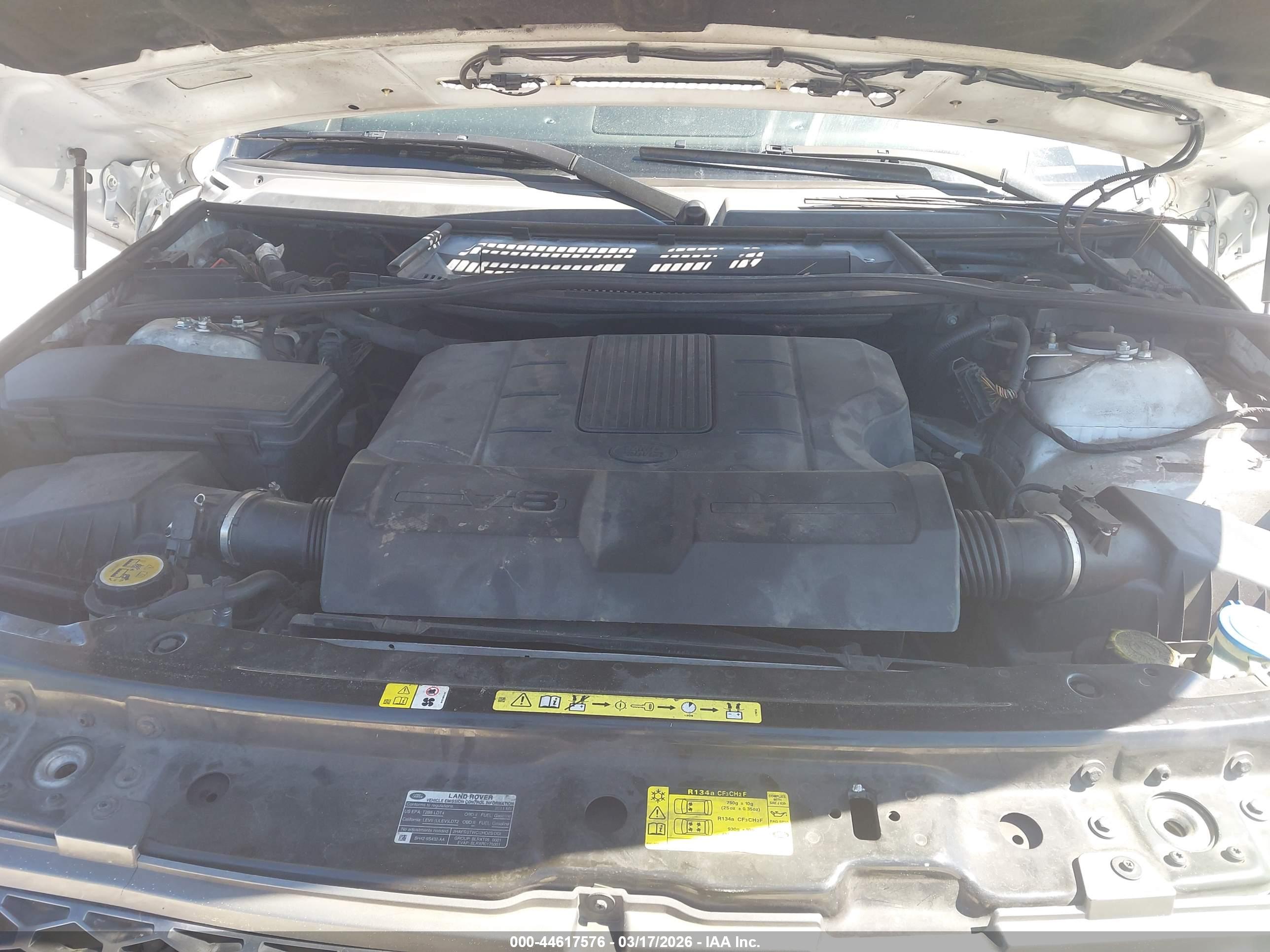 LAND ROVER image 10