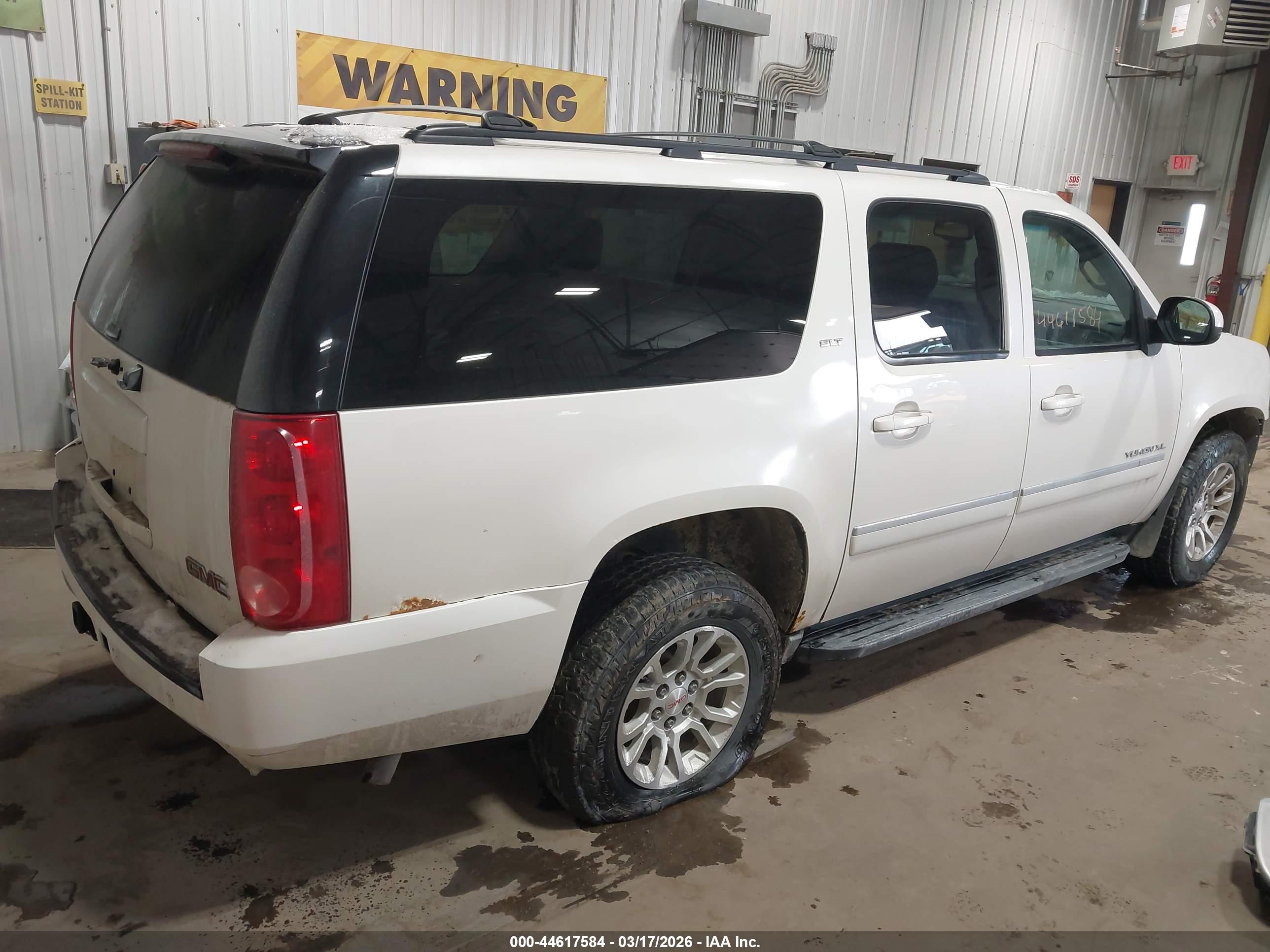 GMC YUKON image 4