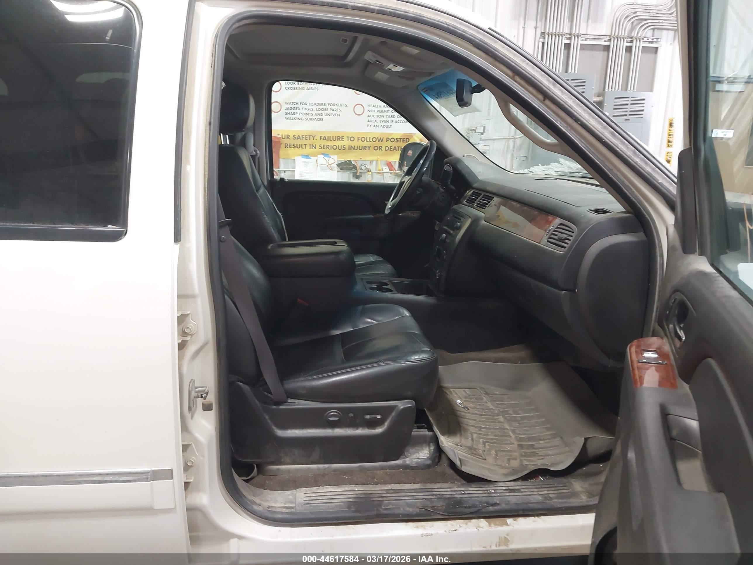 GMC YUKON image 5