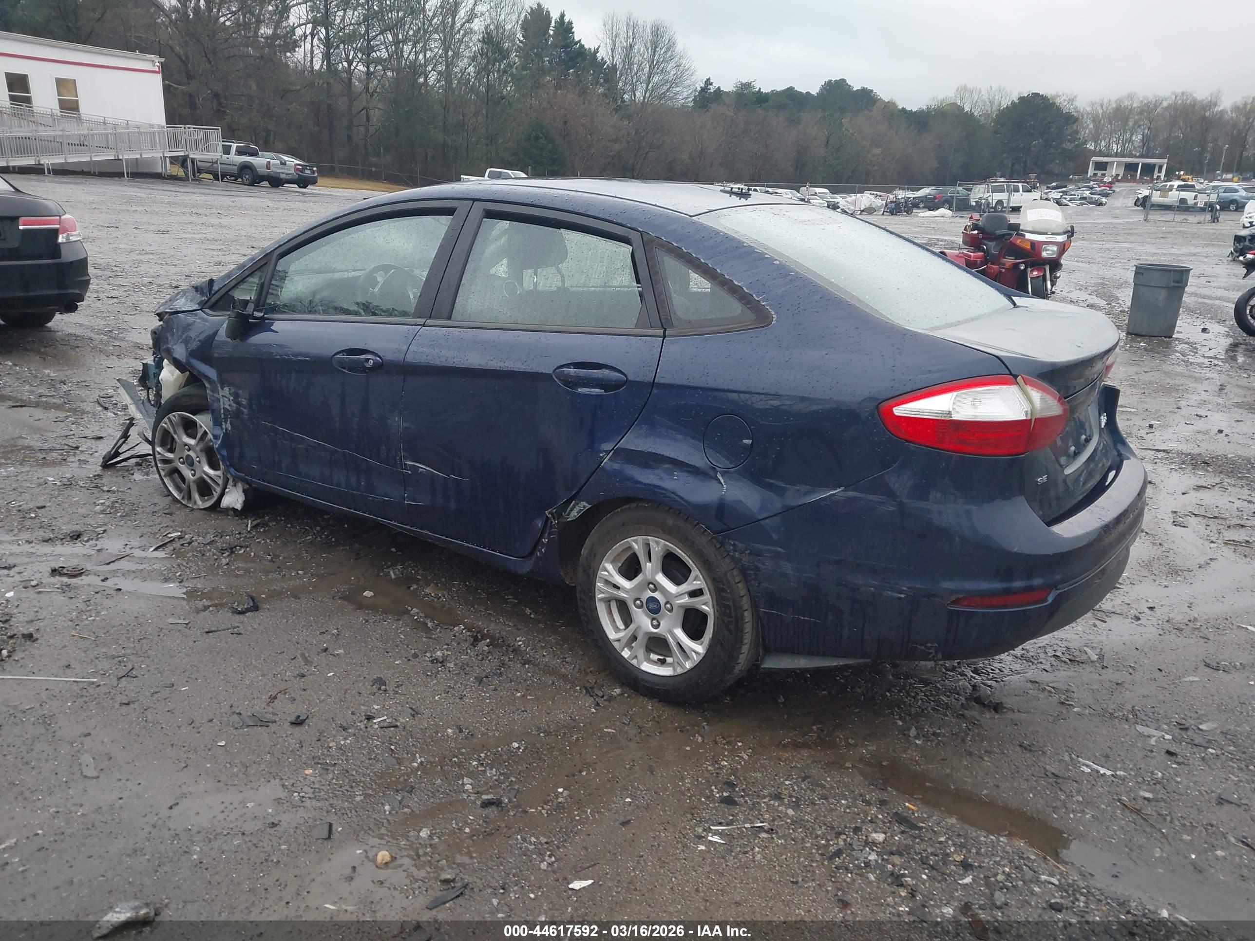 FORD FIESTA image 3