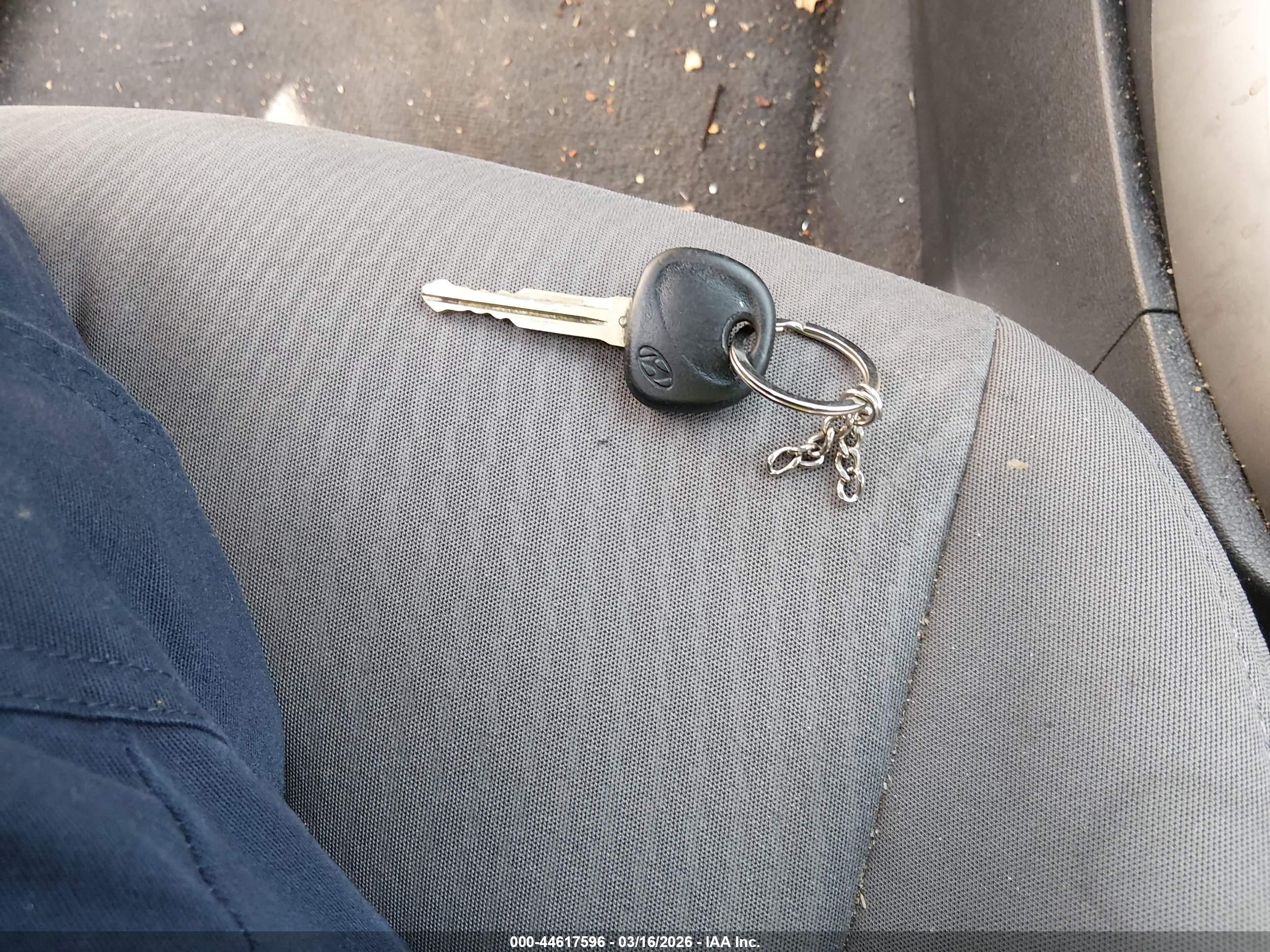 HYUNDAI ELANTRA image 11