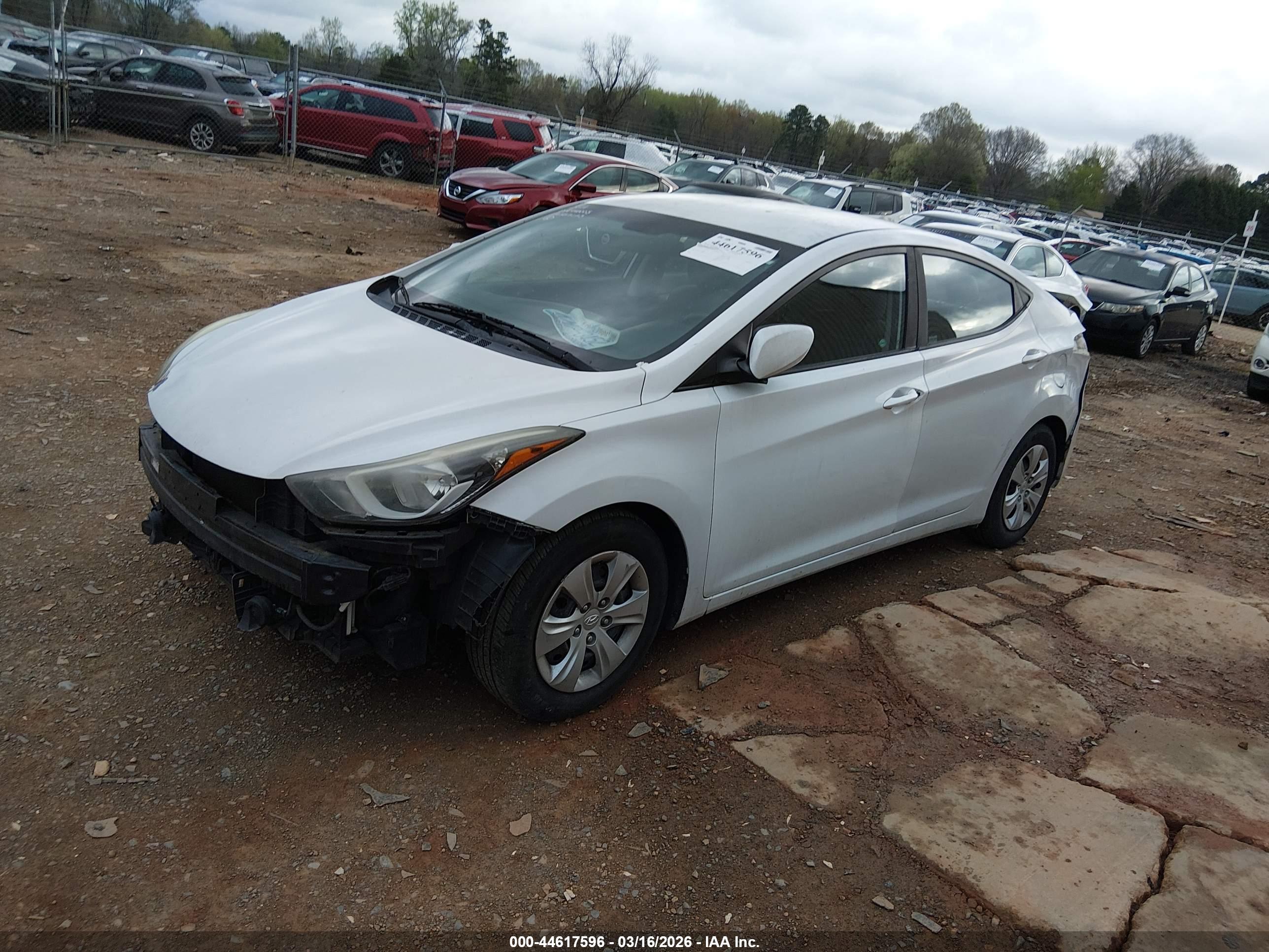 HYUNDAI ELANTRA image 2