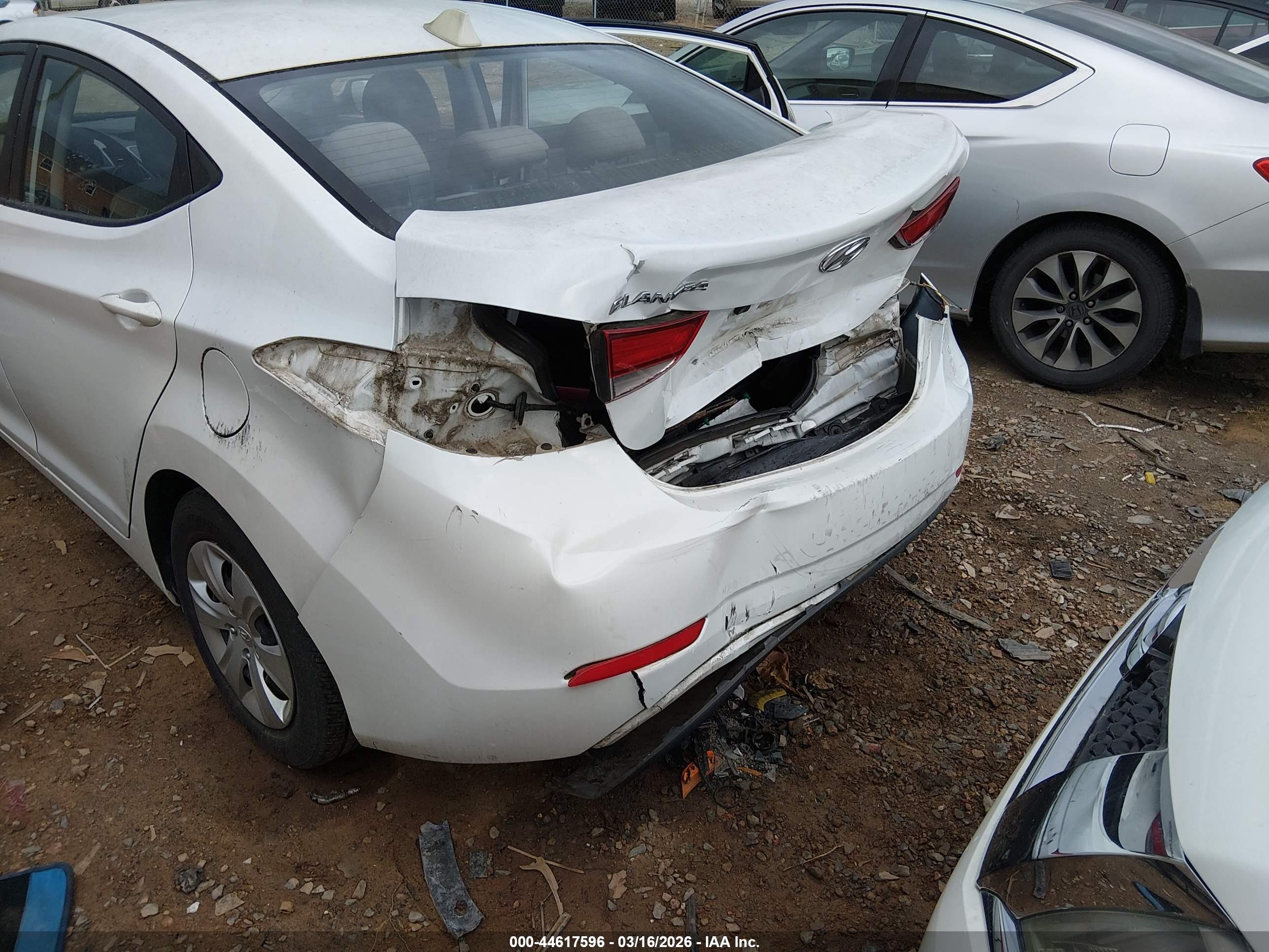 HYUNDAI ELANTRA image 6